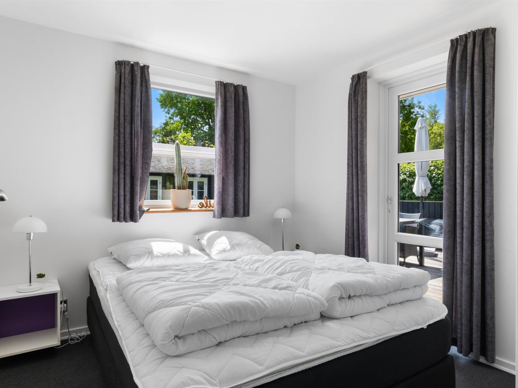 "Merrit" - 280m from the sea-Binnen