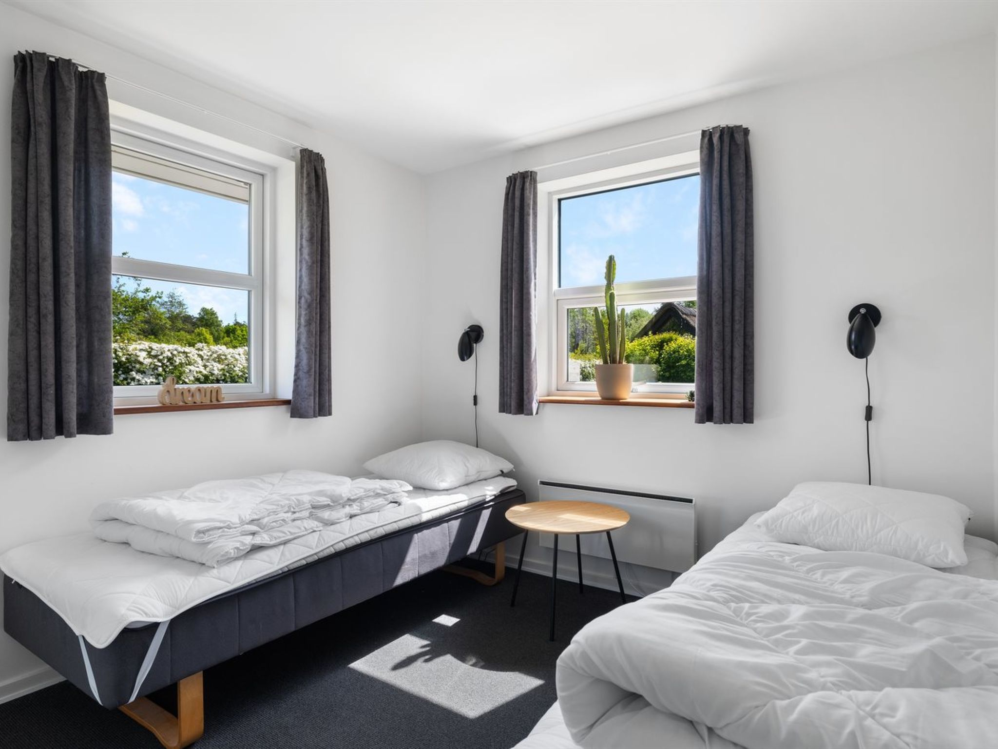 "Merrit" - 280m from the sea-Binnen