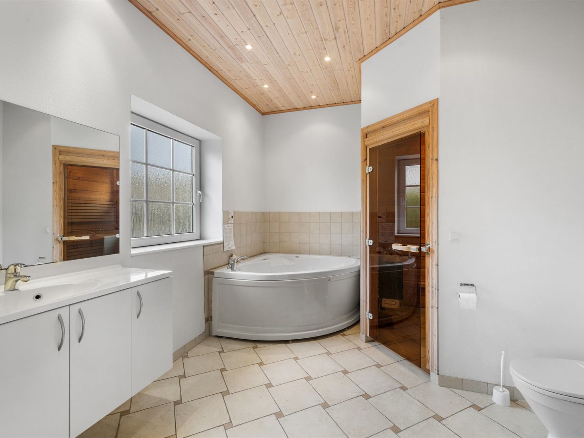 Whirlpool & sauna in ruim vakantiehuis in Bagenkop, vlakbij zee - foto 10