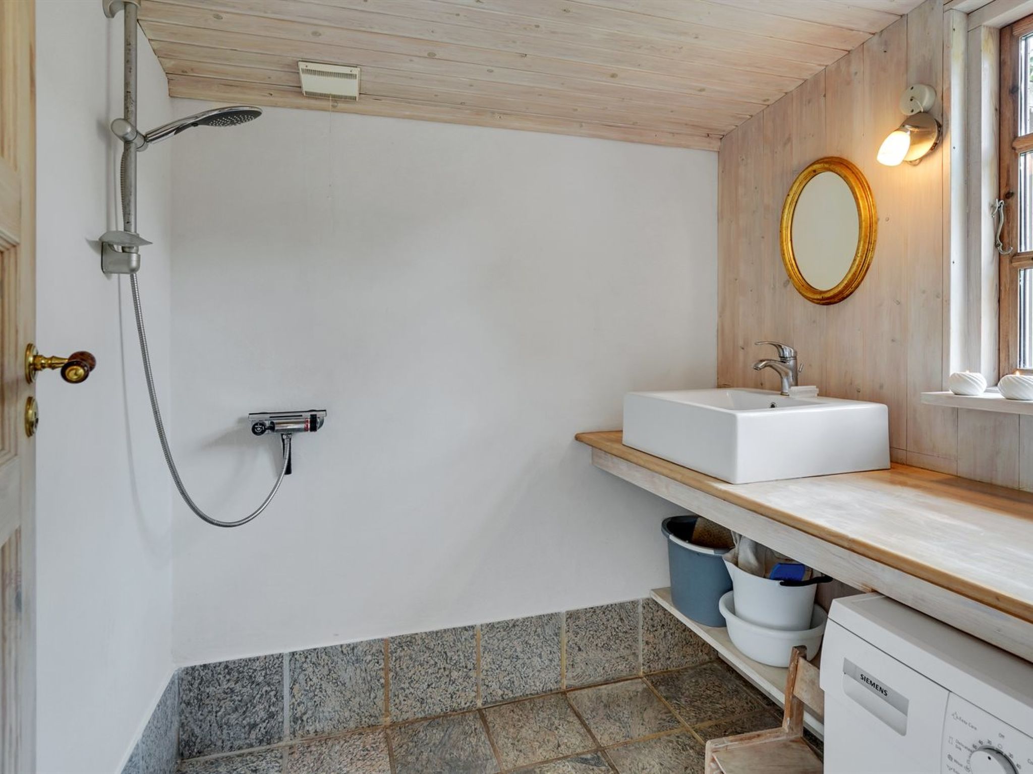 "Gytta" - 1km from the sea-Binnen