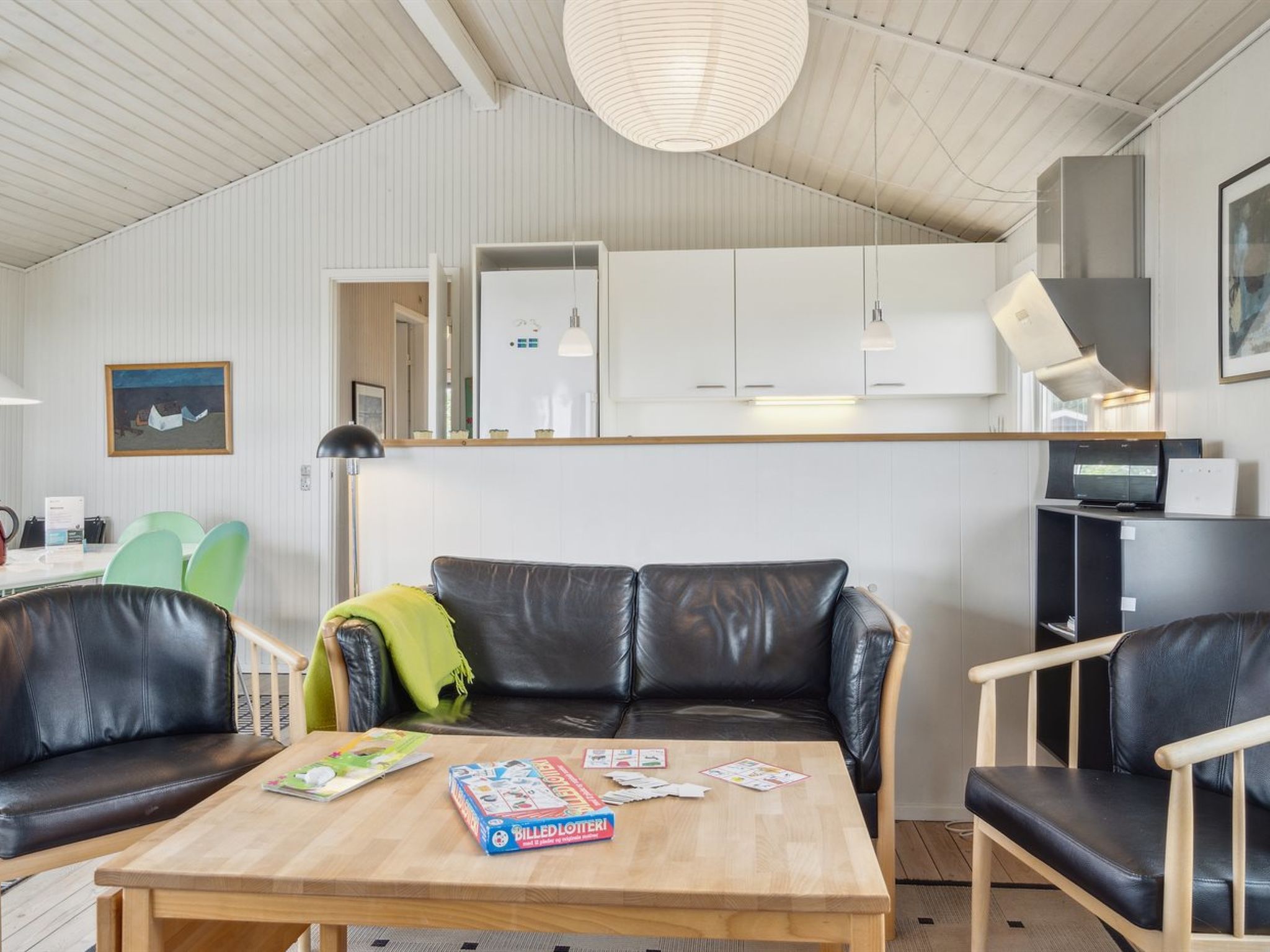 "Bridgette" - 100m from the sea - Binnen