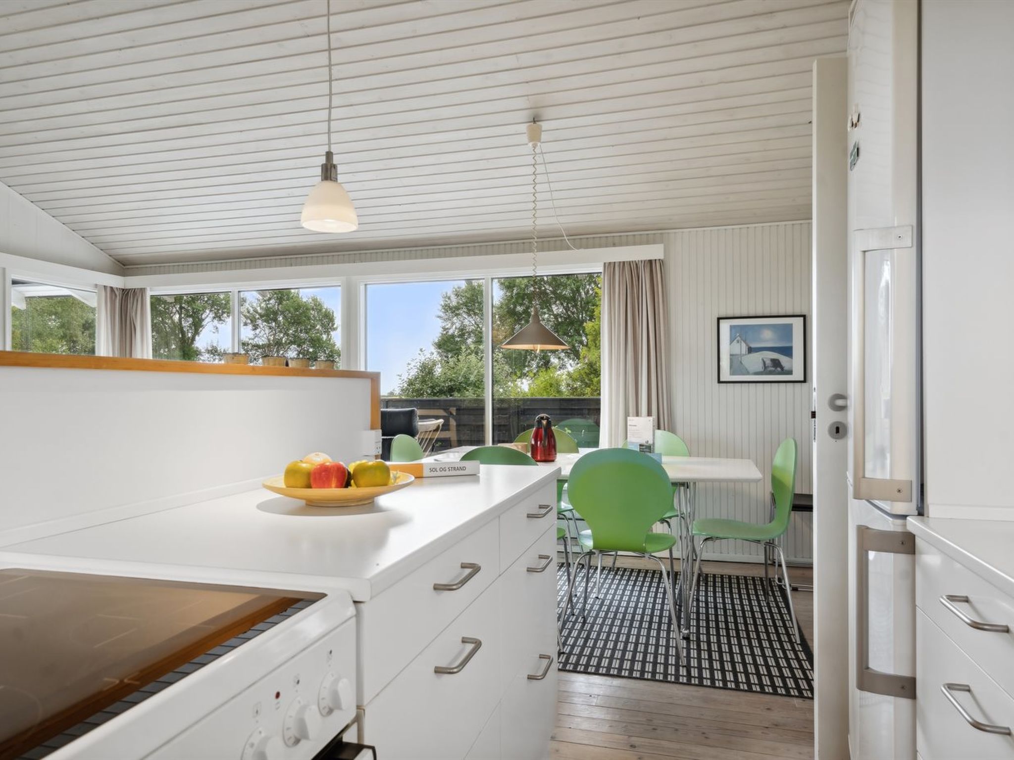 "Bridgette" - 100m from the sea - Binnen