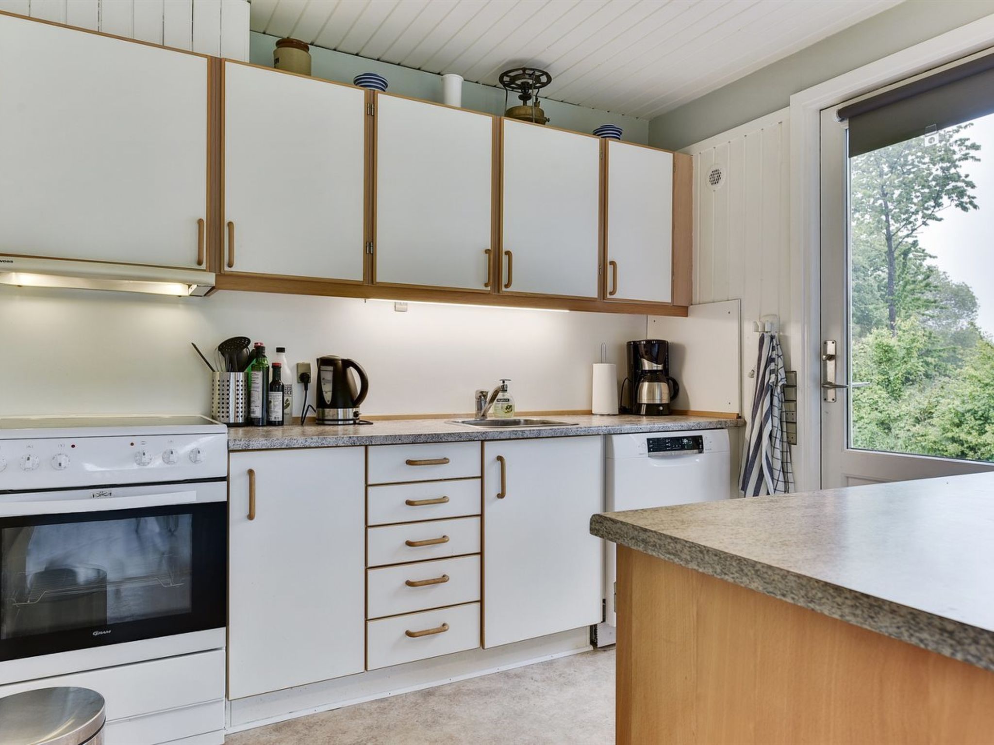 "Hasti" - 700m from the sea-Binnen