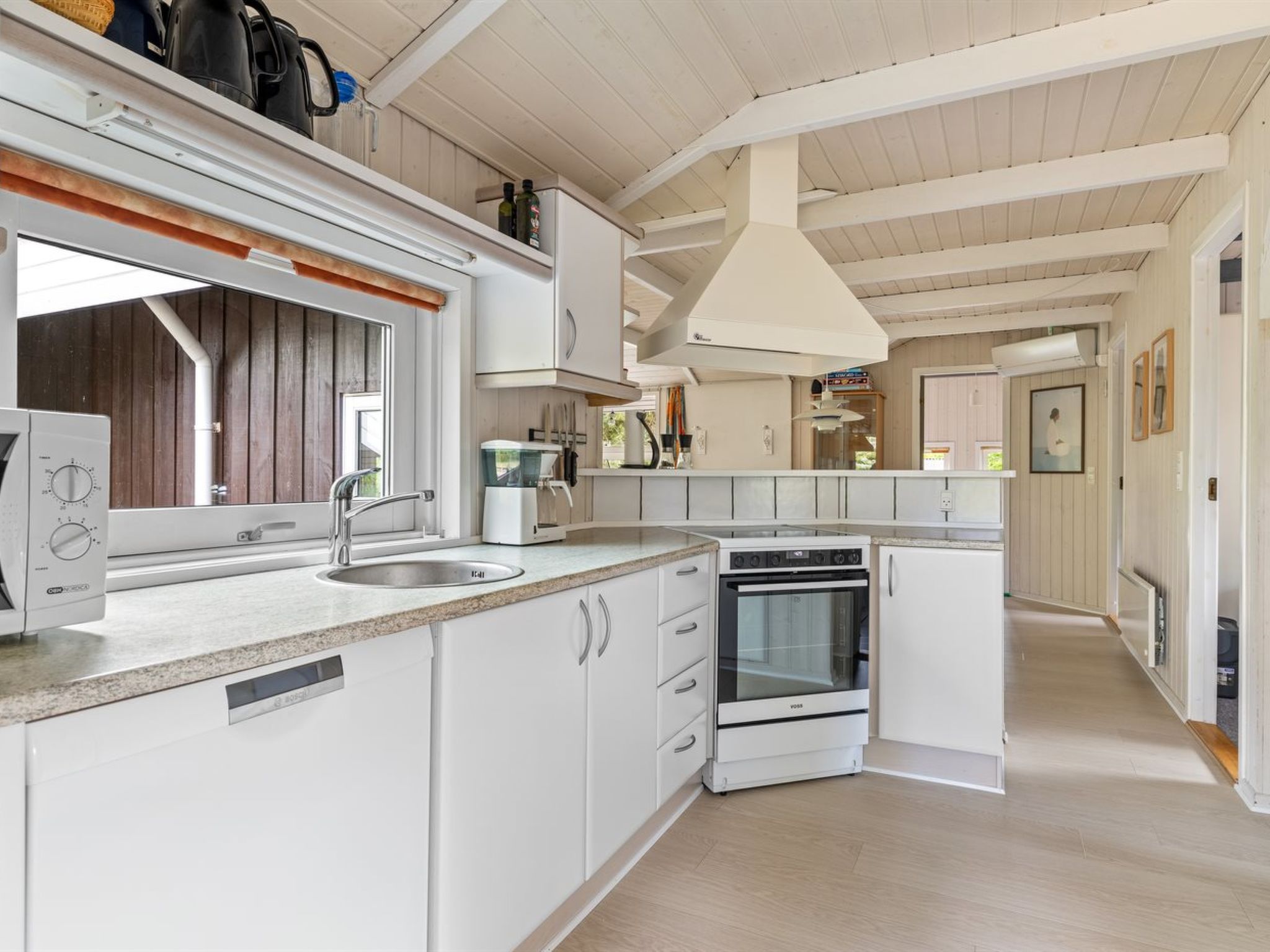 "Hennrik" - 240m from the sea - Binnen