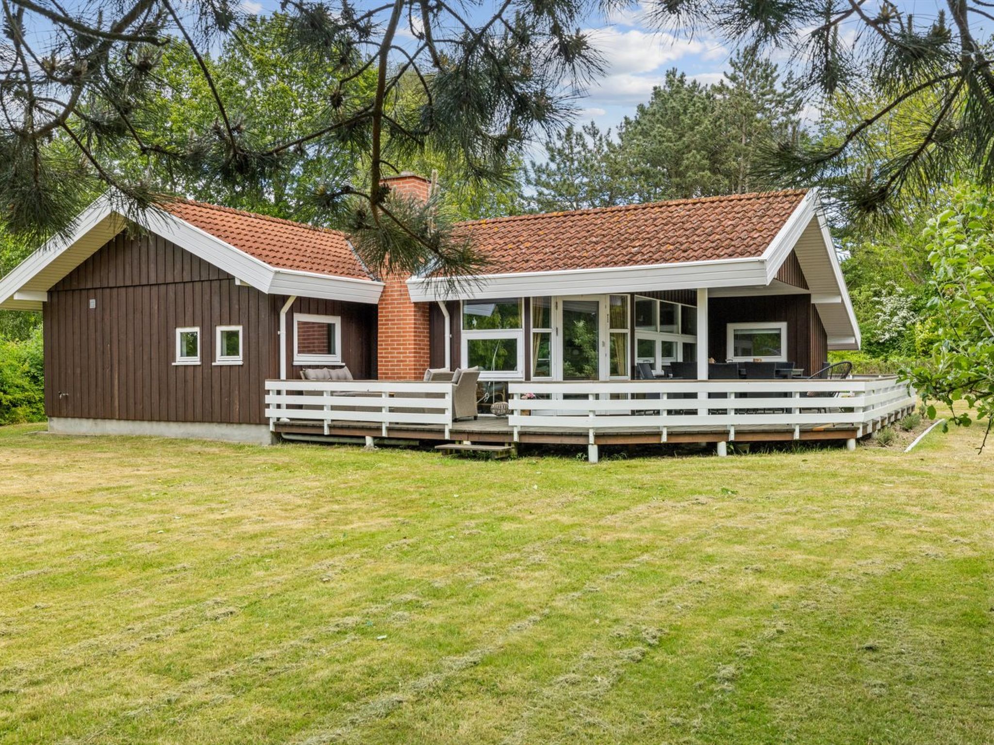"Hennrik" - 240m from the sea