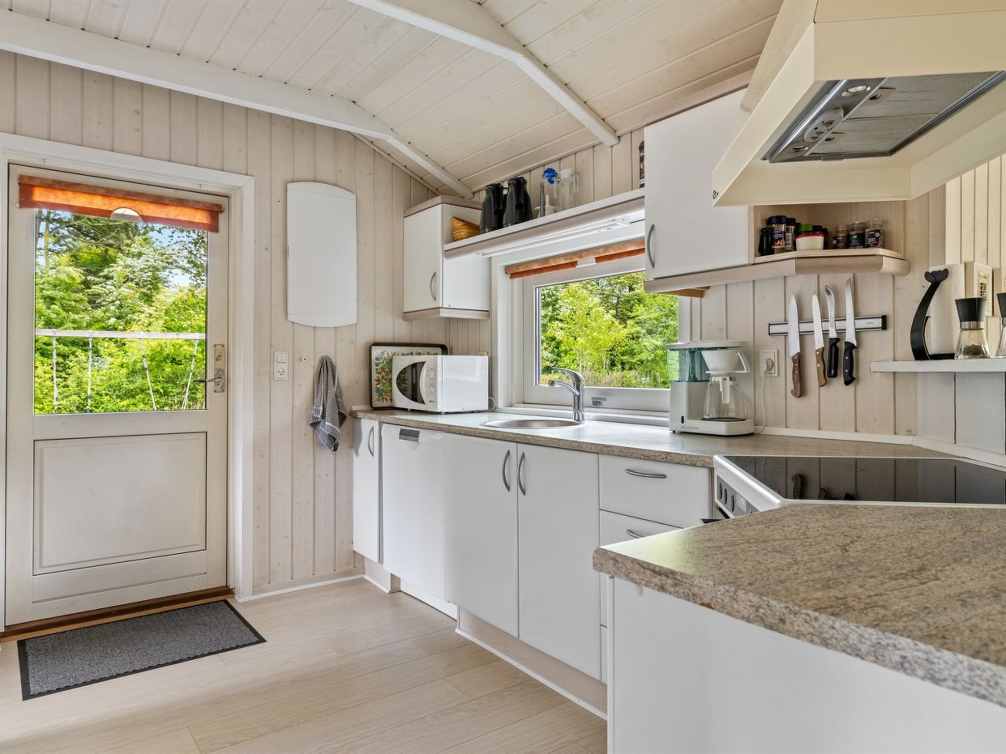 "Hennrik" - 240m from the sea-Drinnen
