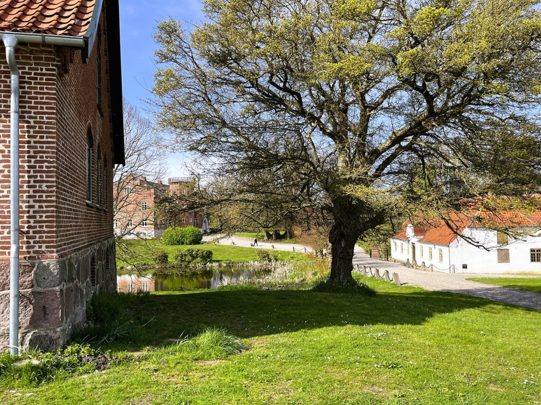 "Brun" - 1.5km from the sea - Buiten