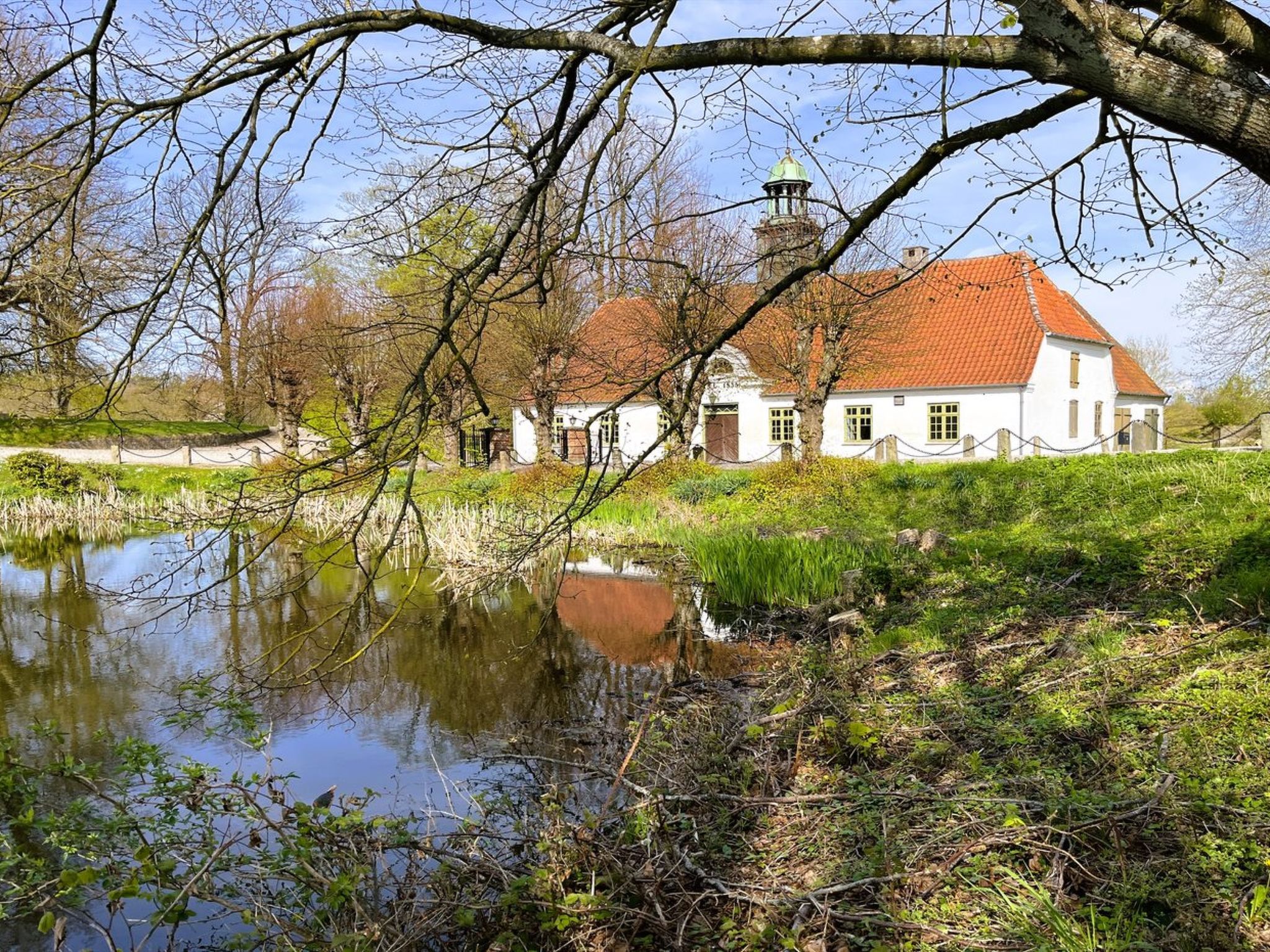 "Brun" - 1.5km from the sea - Buiten