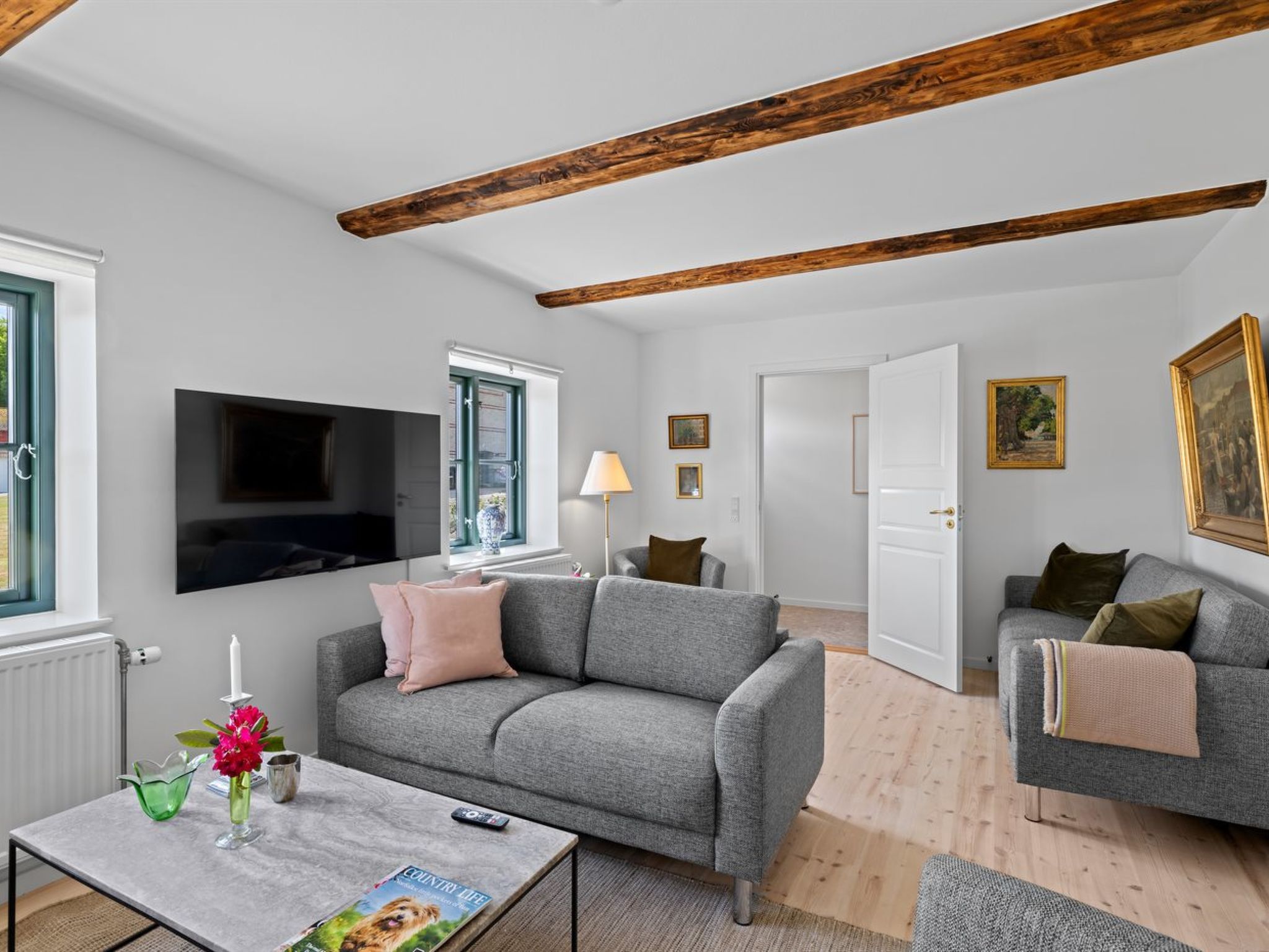 "Brun" - 1.5km from the sea - Binnen