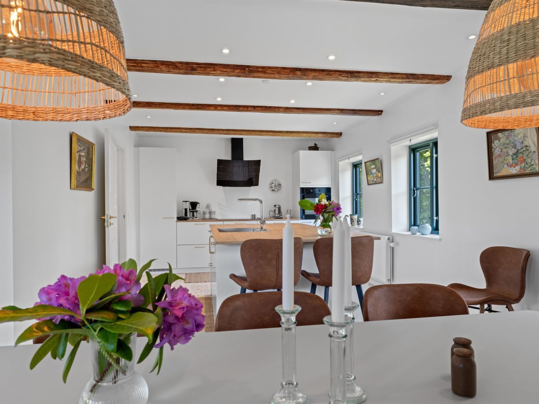 "Brun" - 1.5km from the sea - Binnen