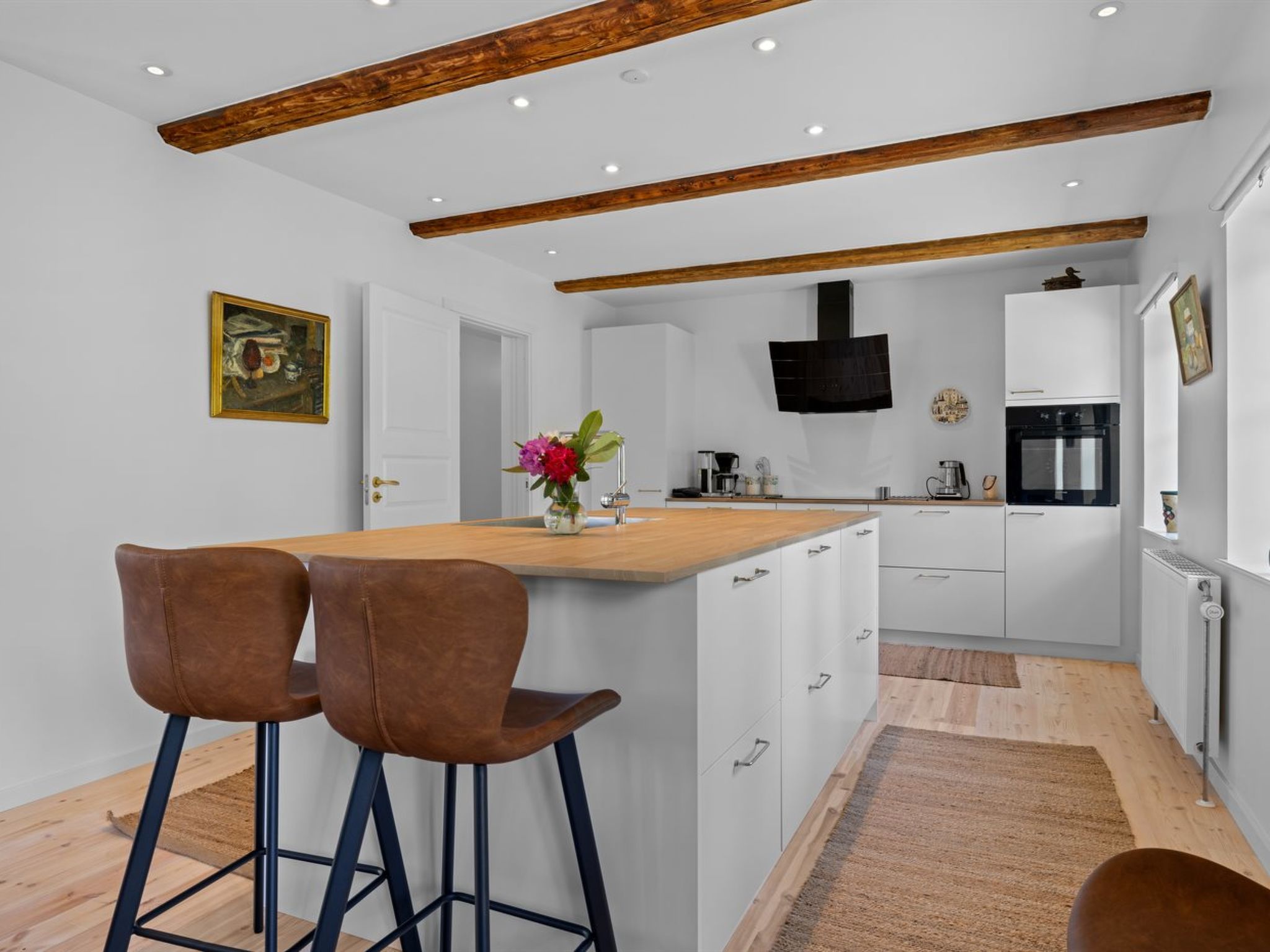 "Brun" - 1.5km from the sea - Binnen