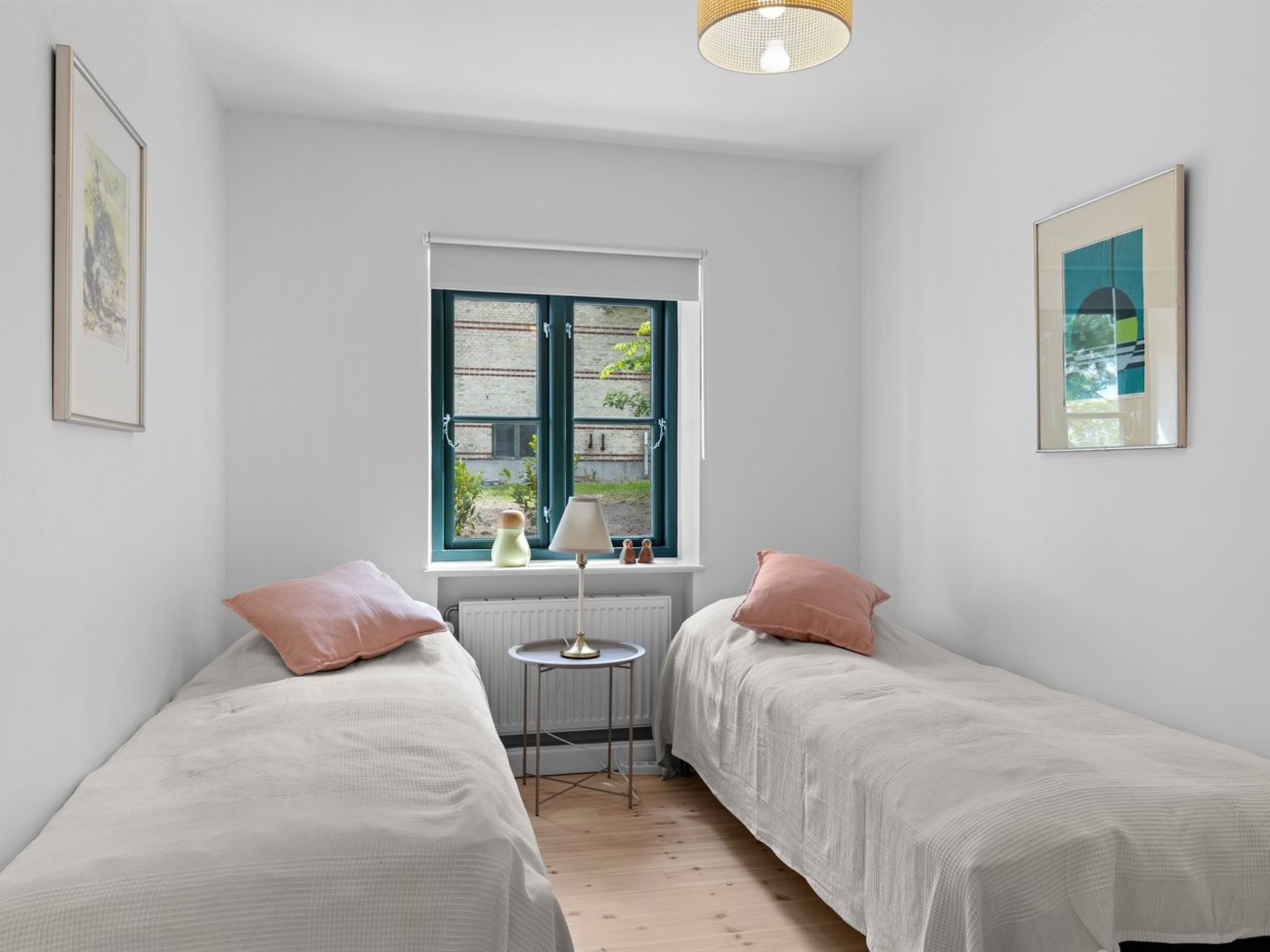 "Brun" - 1.5km from the sea - Binnen