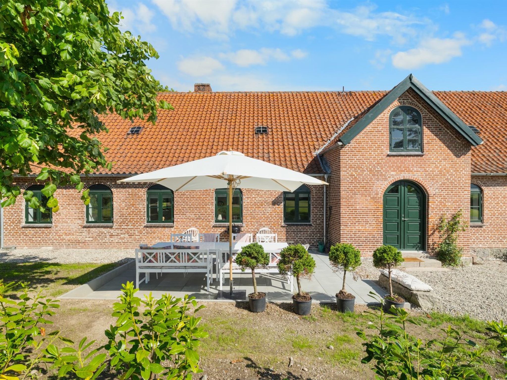 "Brun" - 1.5km from the sea - Buiten