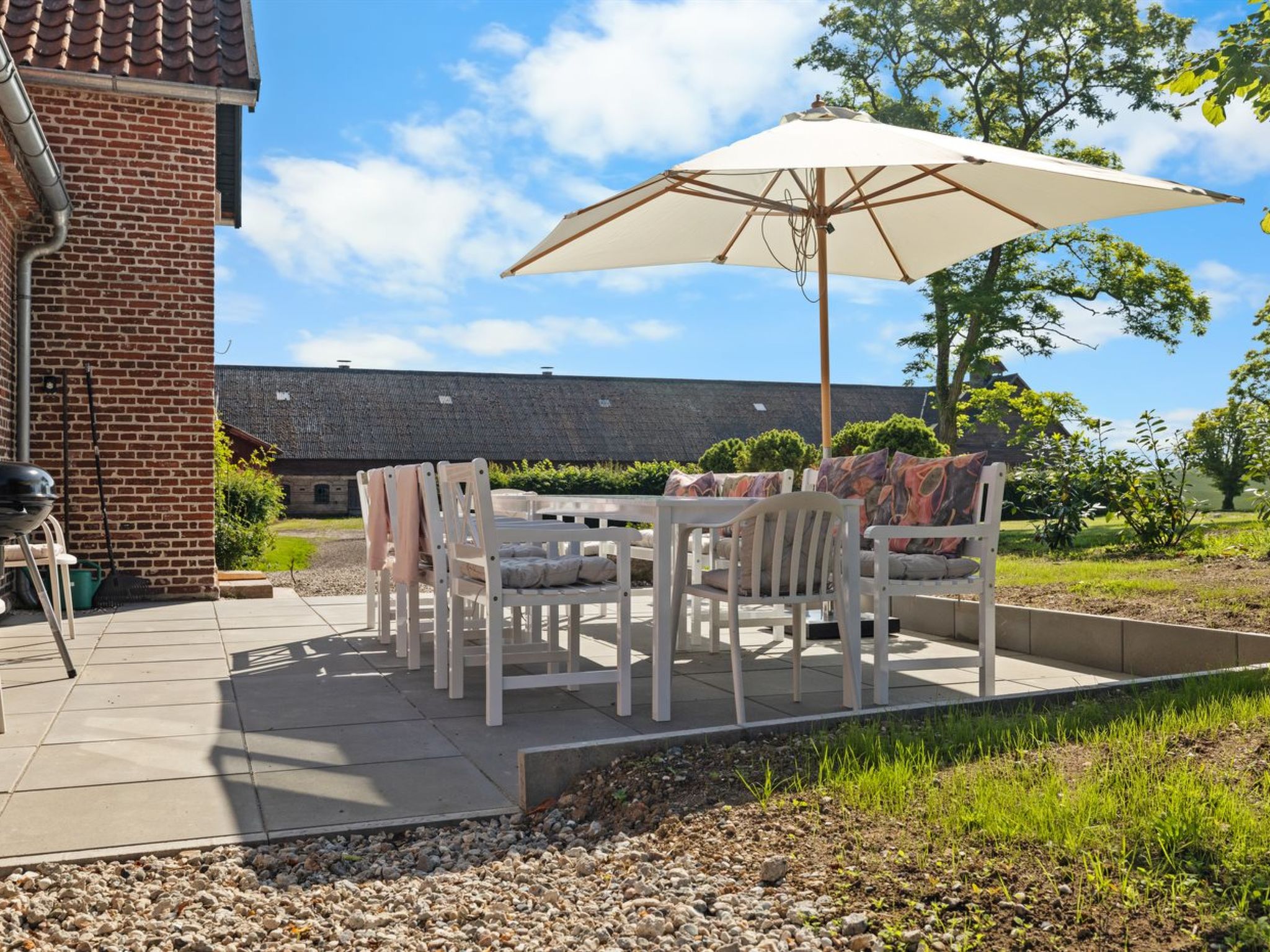 "Brun" - 1.5km from the sea - Buiten