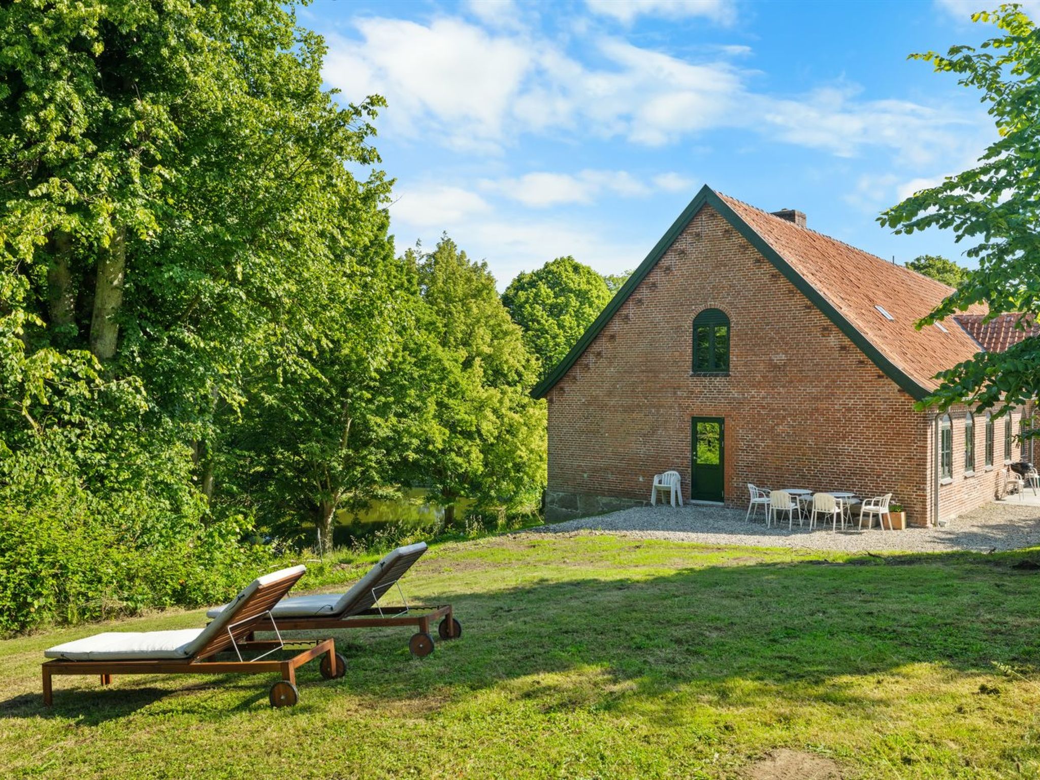"Brun" - 1.5km from the sea - Buiten
