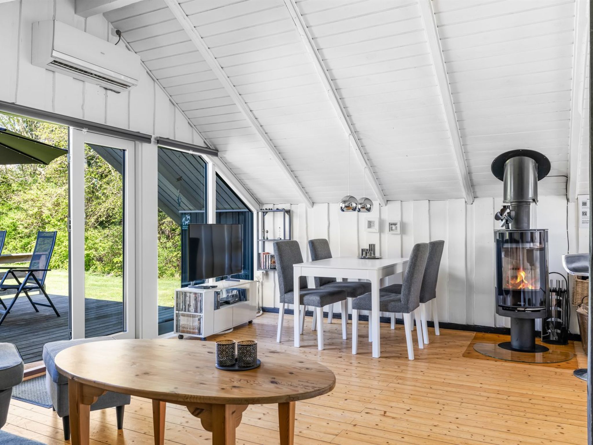 "Lovis" - 570m from the sea-Inside