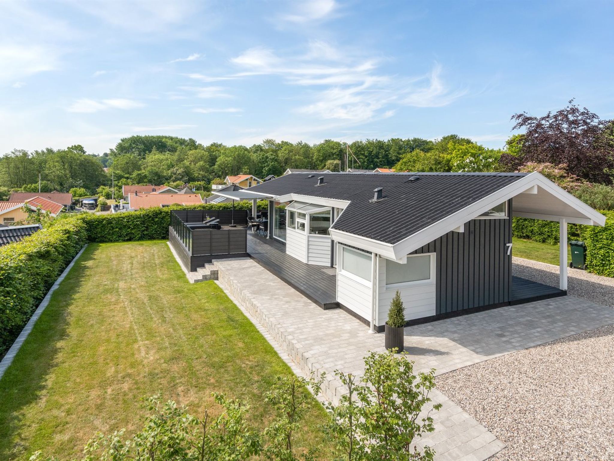 "Aasta" - 250m from the sea - Buiten