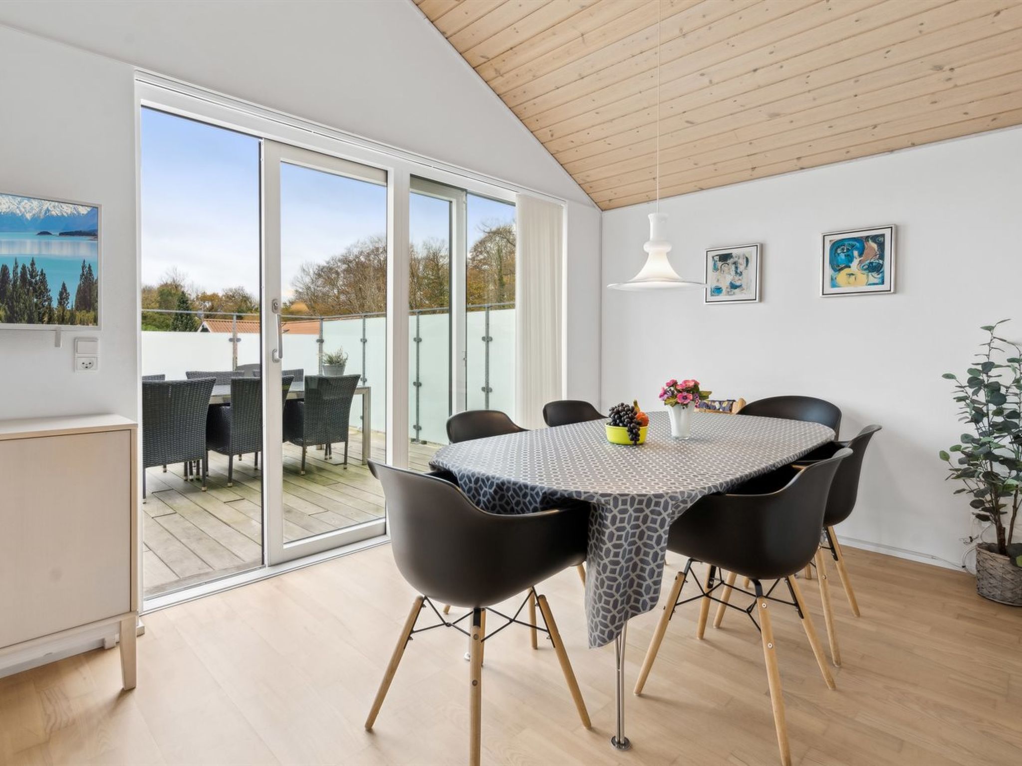 "Lio" - 200m from the sea - Binnen