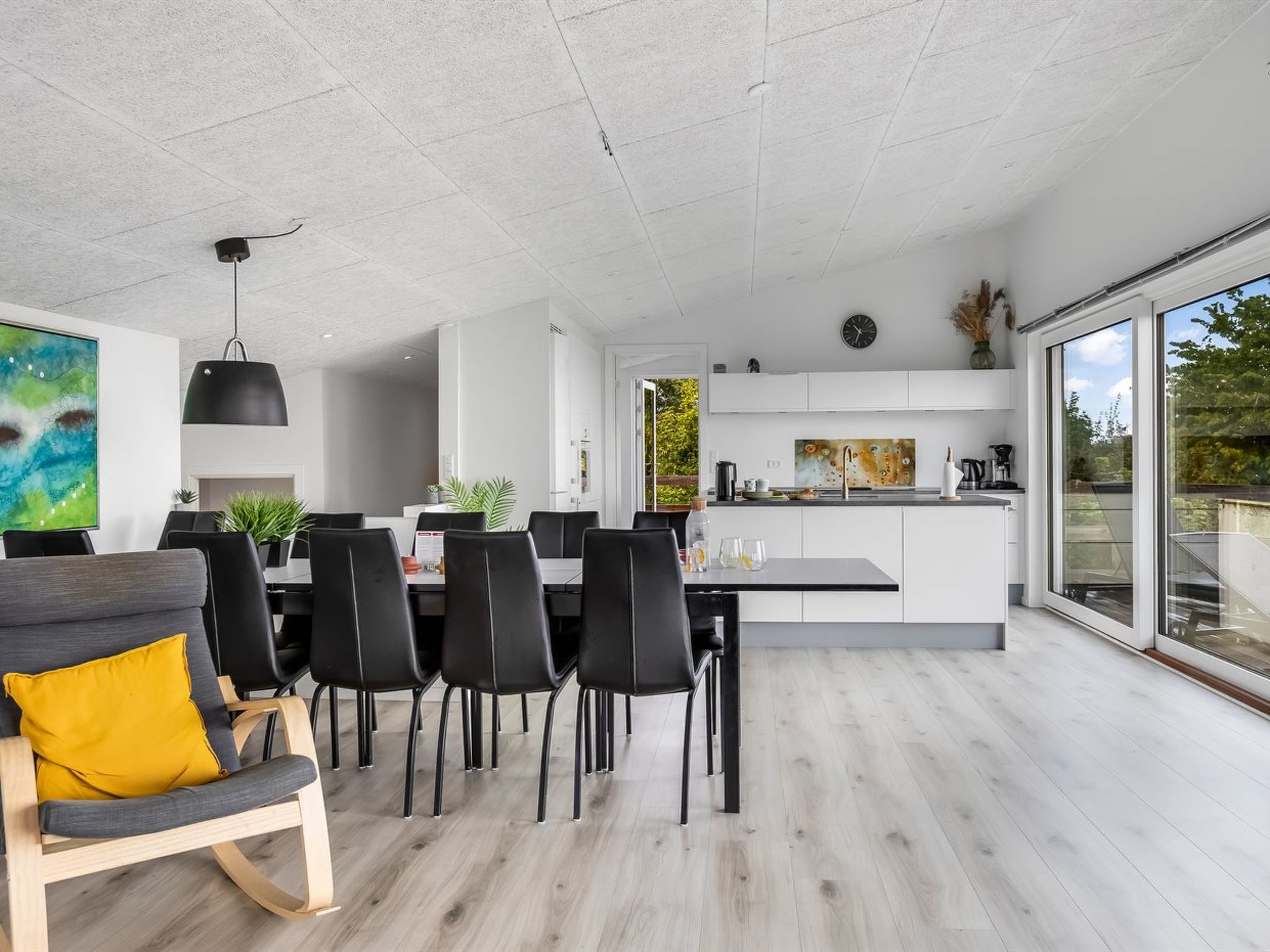 "Fin" - 150m from the sea-Drinnen