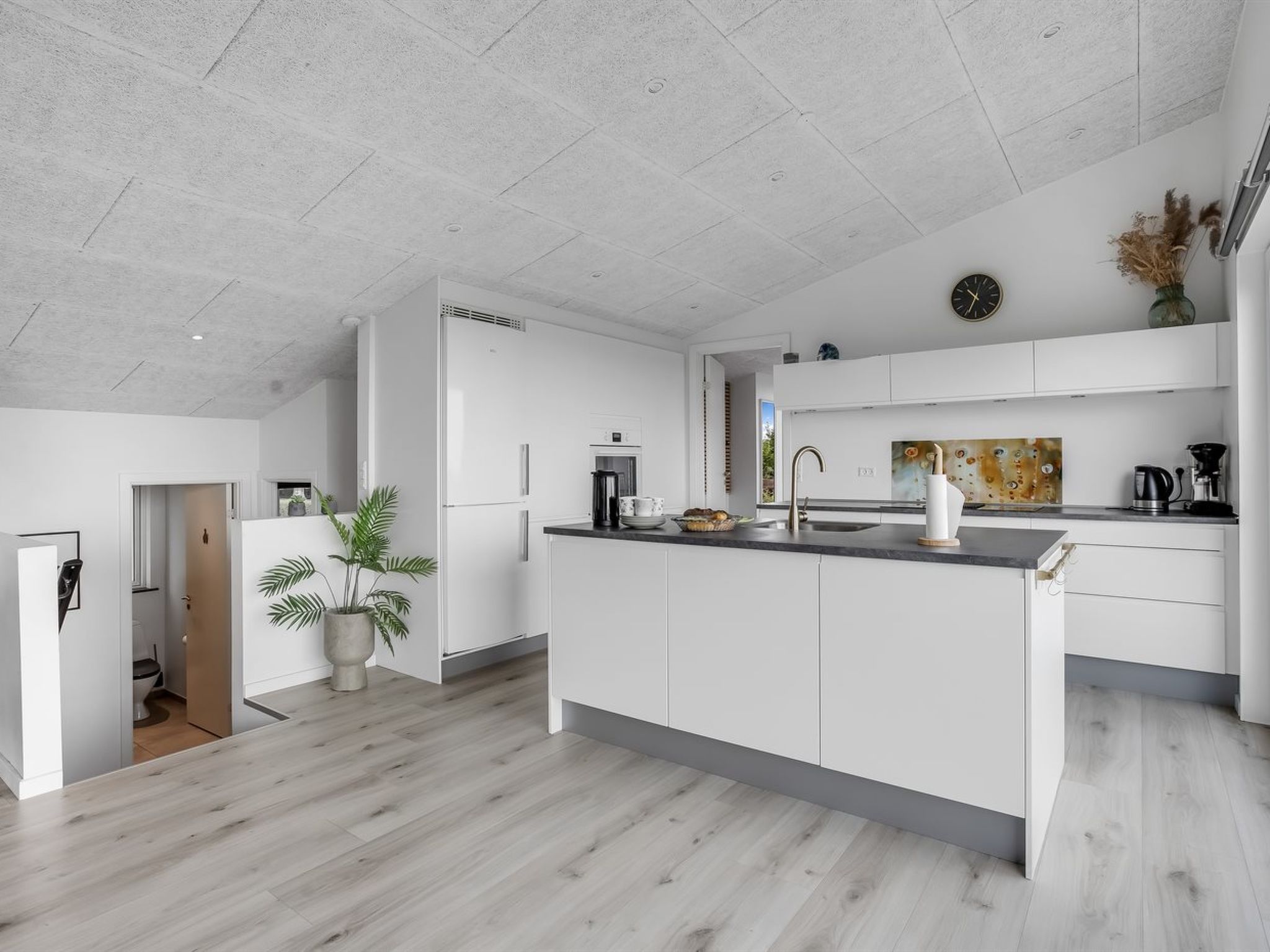 "Fin" - 150m from the sea-Drinnen