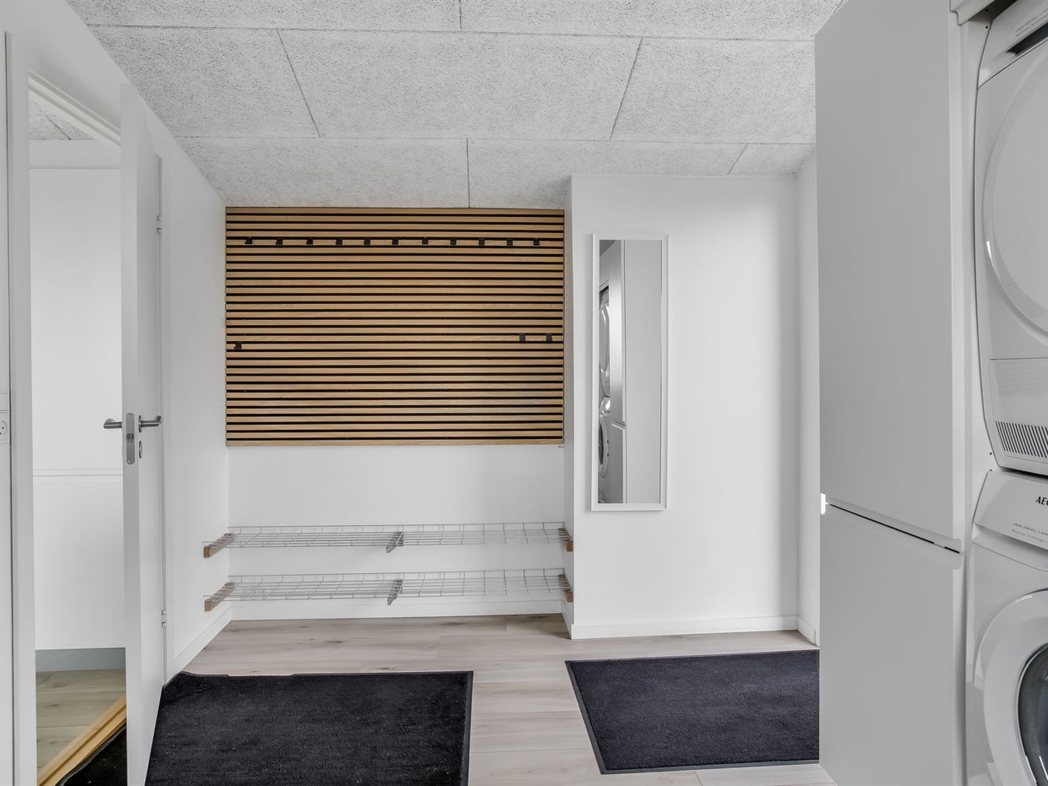 "Fin" - 150m from the sea-Binnen