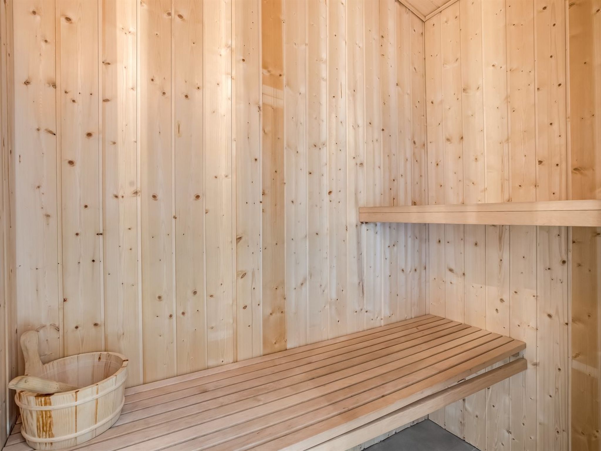 "Fin" - 150m from the sea