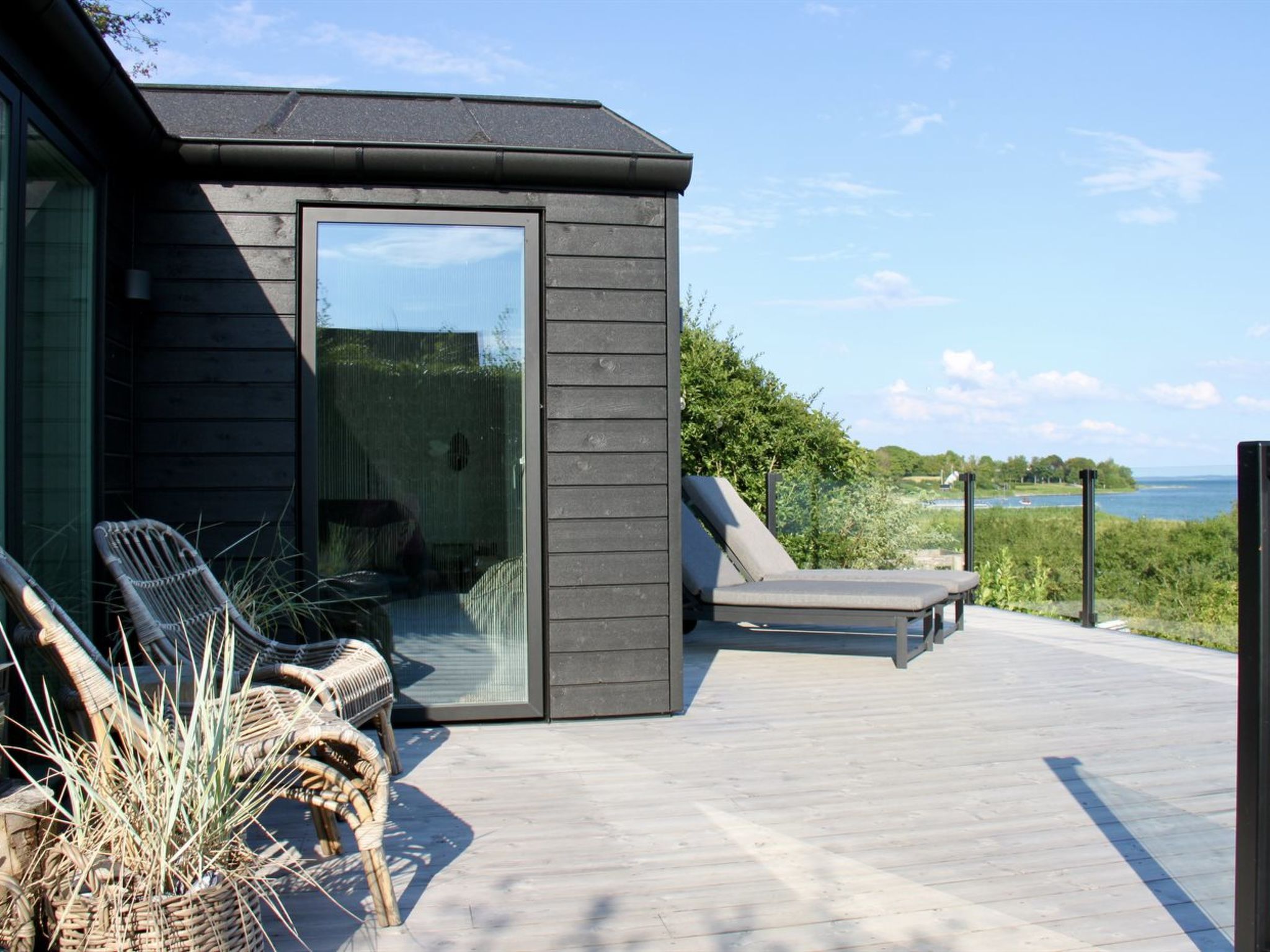 "Valia" - 20m from the sea - Buiten