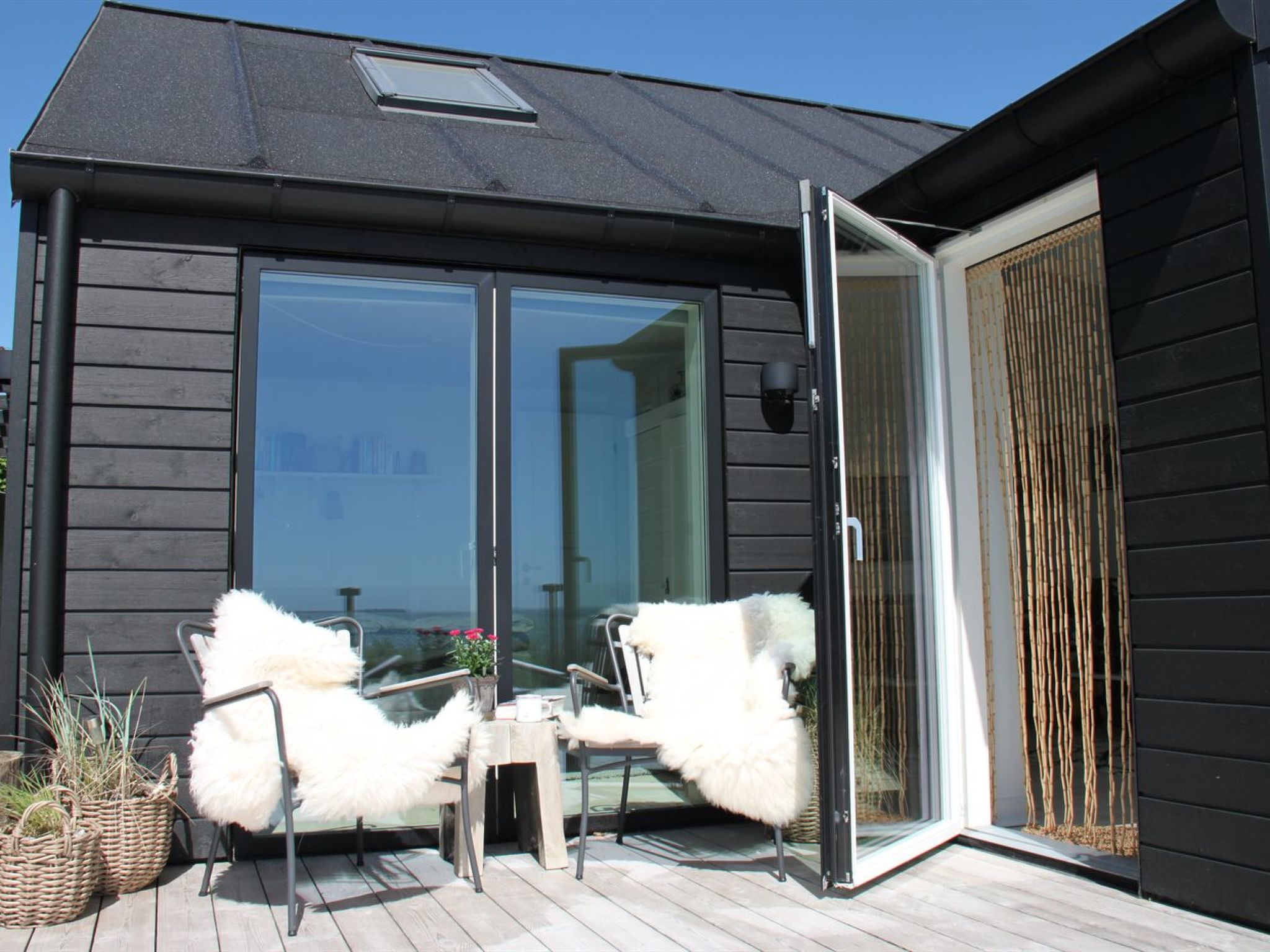 "Valia" - 20m from the sea - Buiten