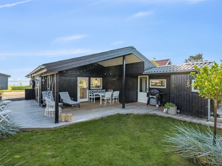 Search and Stay destination Sjølund, Denmark from . "Pedersen" - 50m from the sea in SE Jutland
