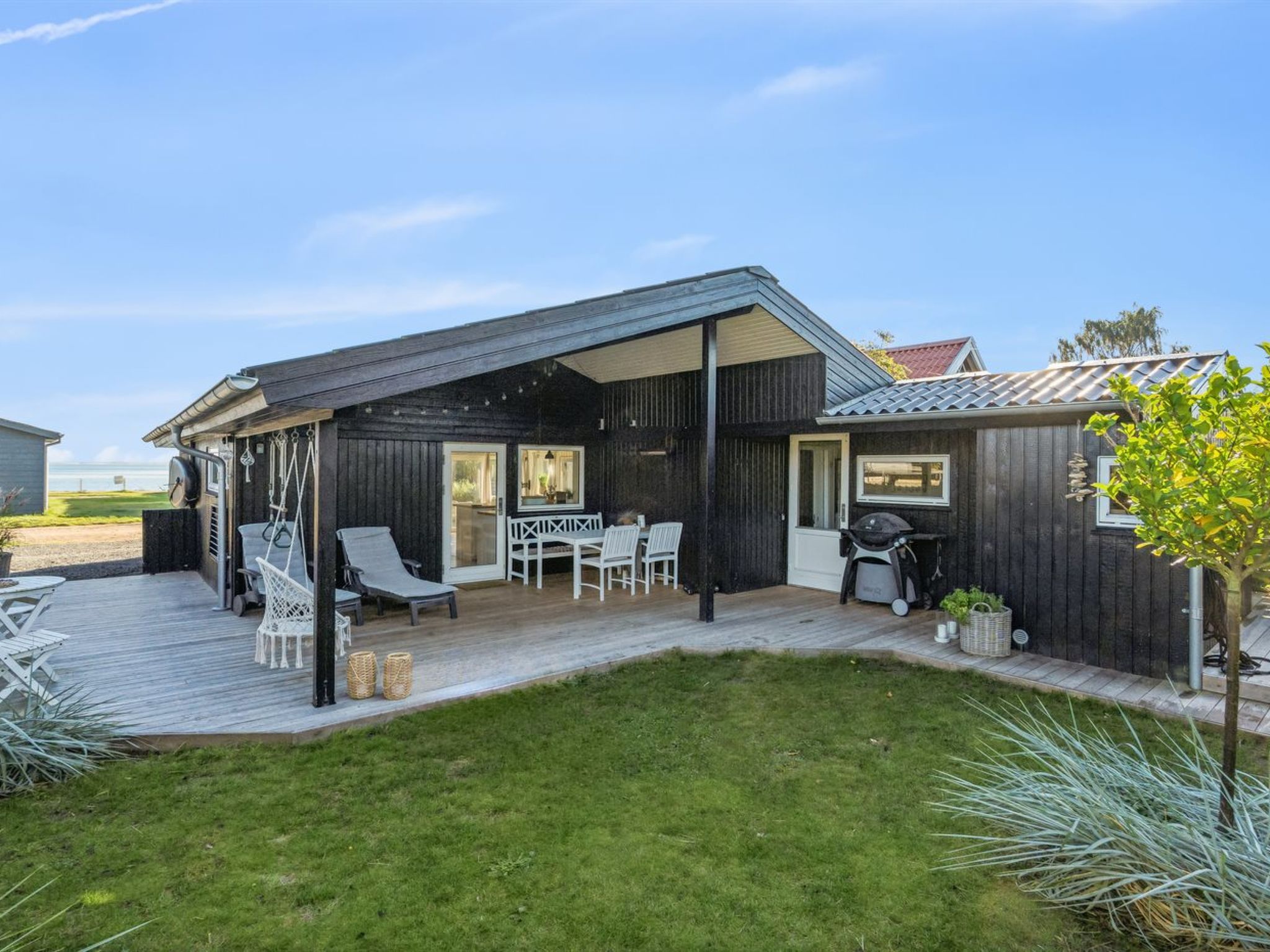 "Pedersen" - 50m from the sea
