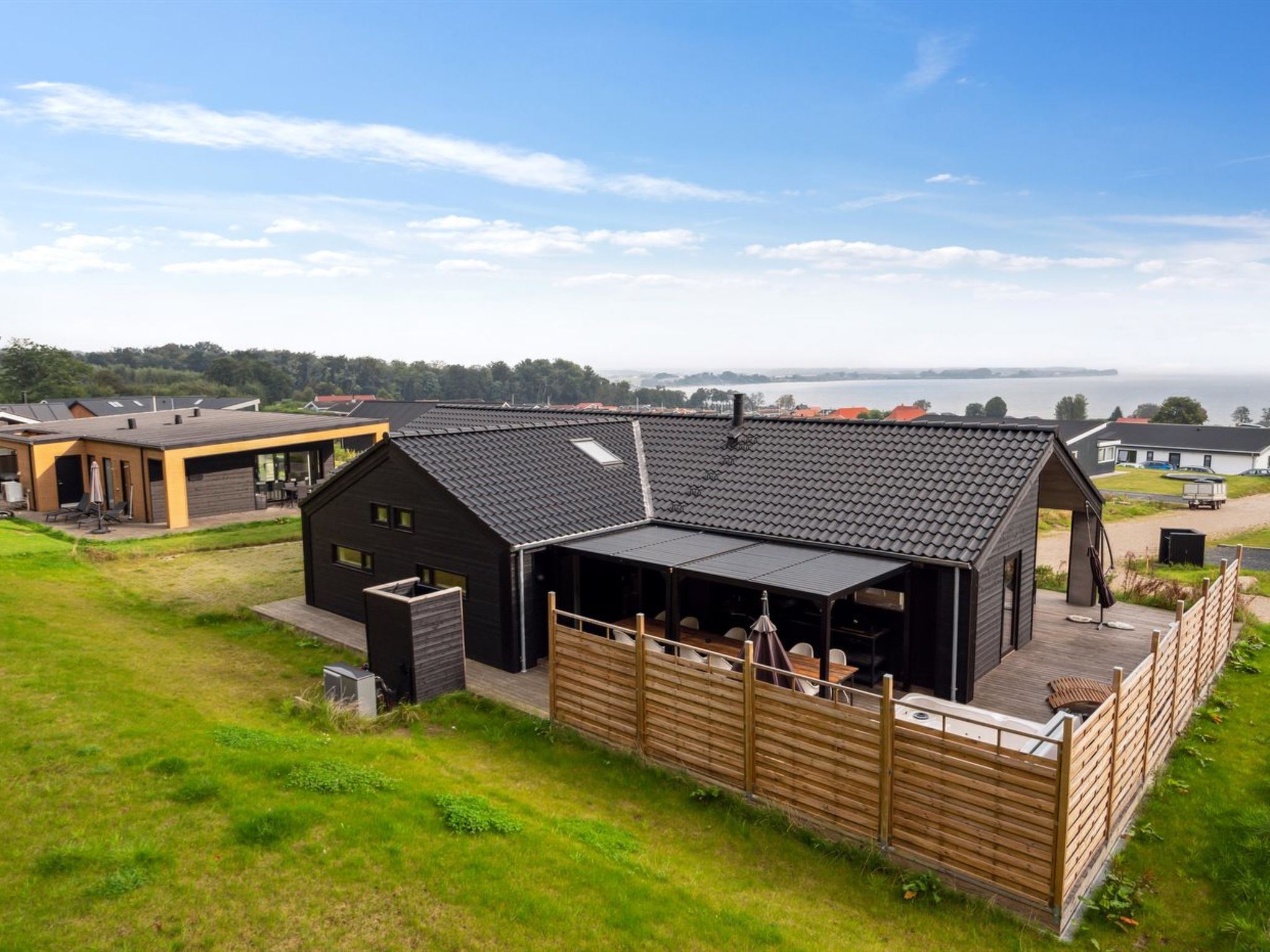"Gunborg" - 400m from the sea - Buiten