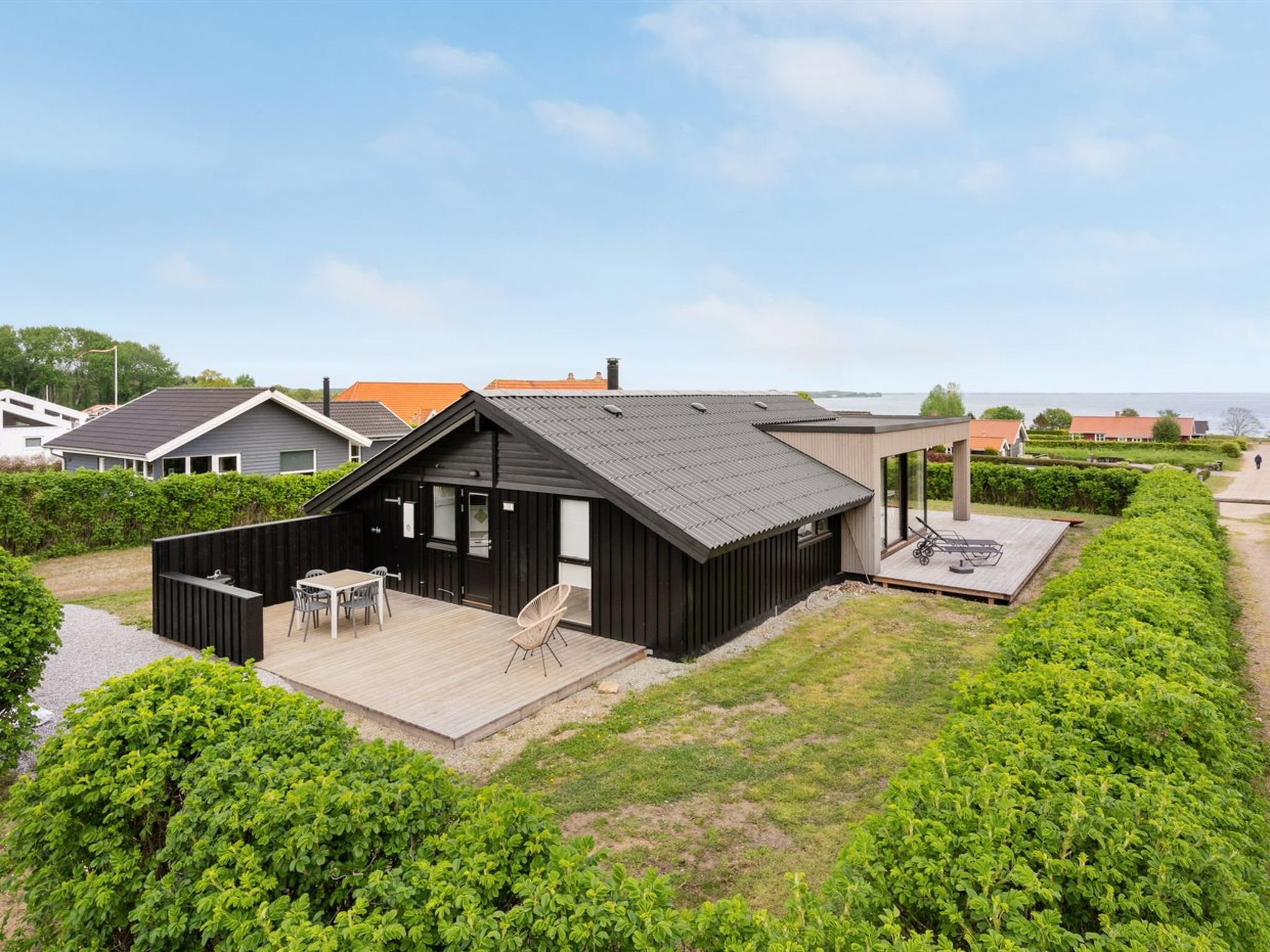 "Ely" - 300m from the sea-Buiten