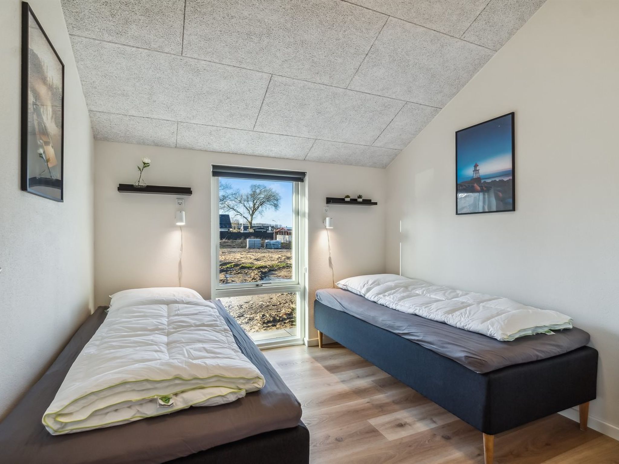 "Eino" - 30m from the sea