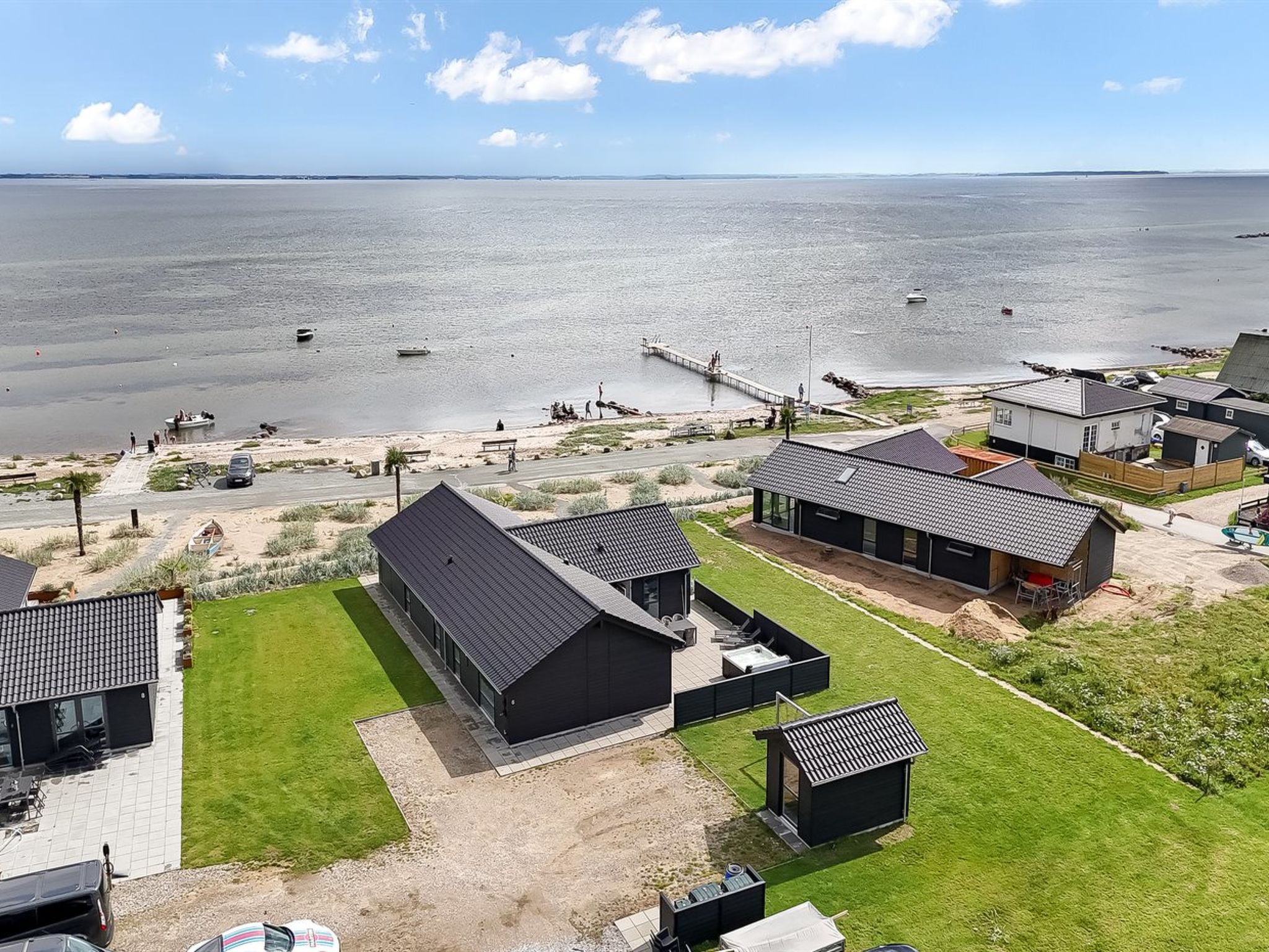 "Eino" - 30m from the sea