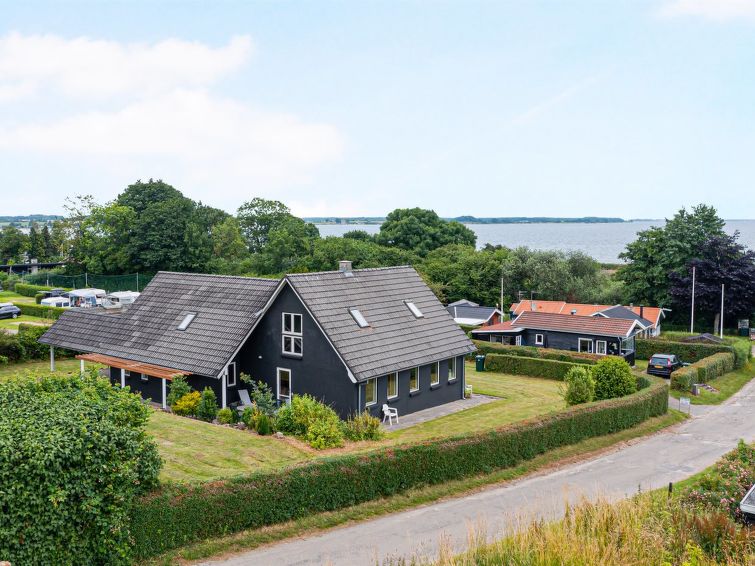 10-persoons vakantiehuis met zeezicht in Sjølund in Sjølund