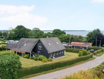 Cajsa: Vrijstaand vakantiehuis op 200 meter van de zee in Sjølund - thumbnail 1