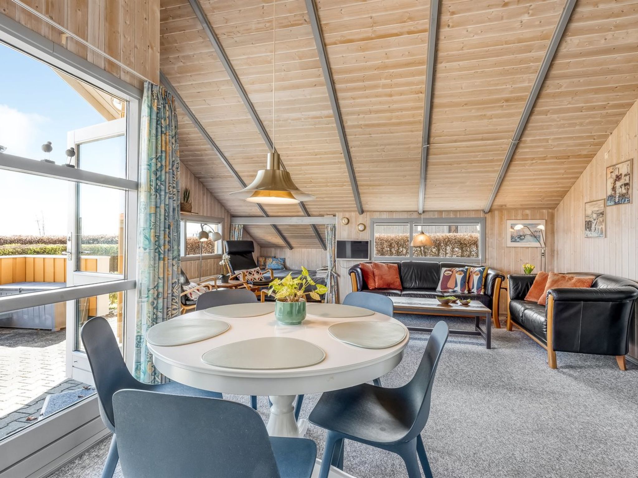 "Halla" - 250m from the sea - Inside