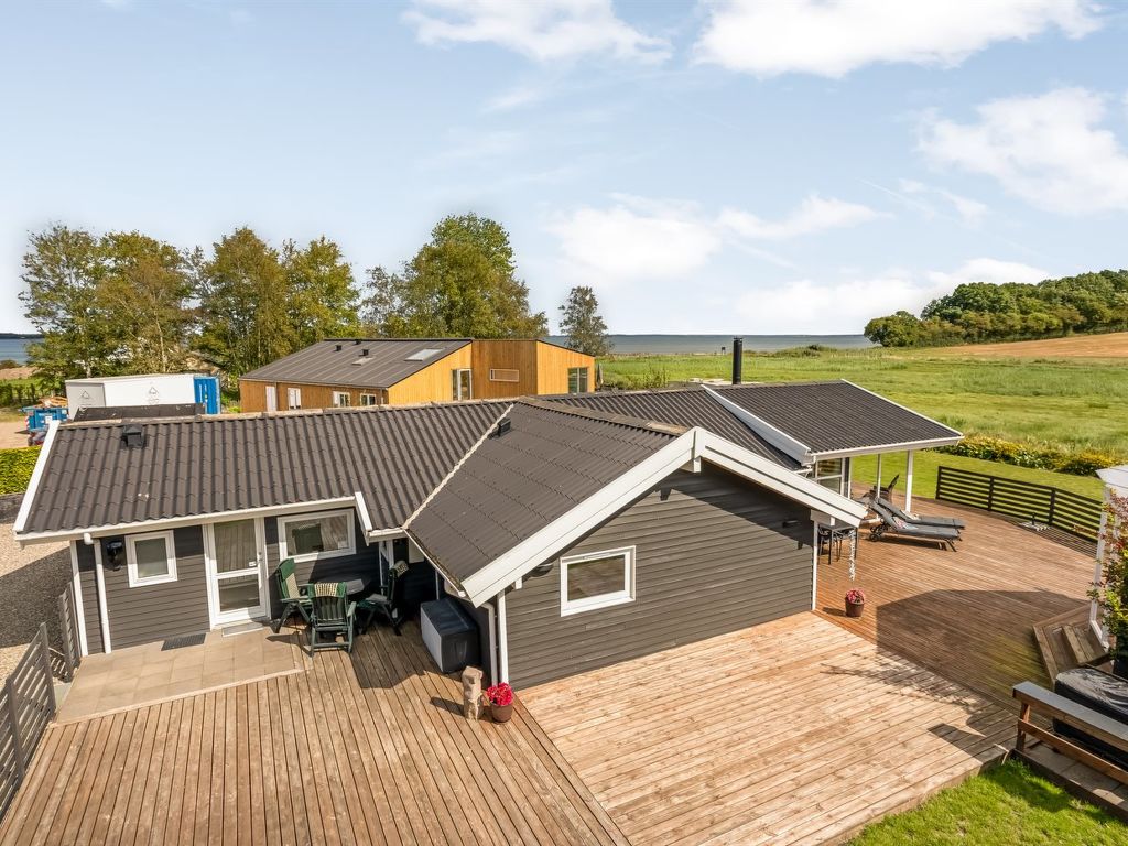 'Eisa' - 75m from the sea