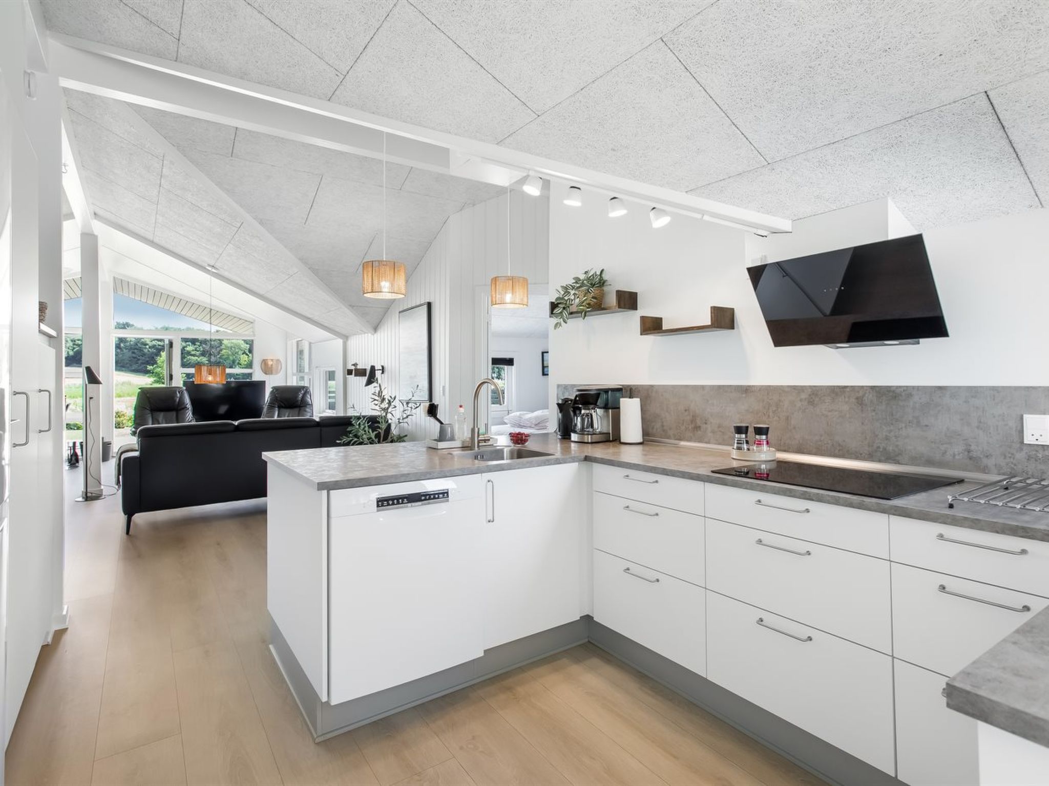 "Eisa" - 75m from the sea-Drinnen