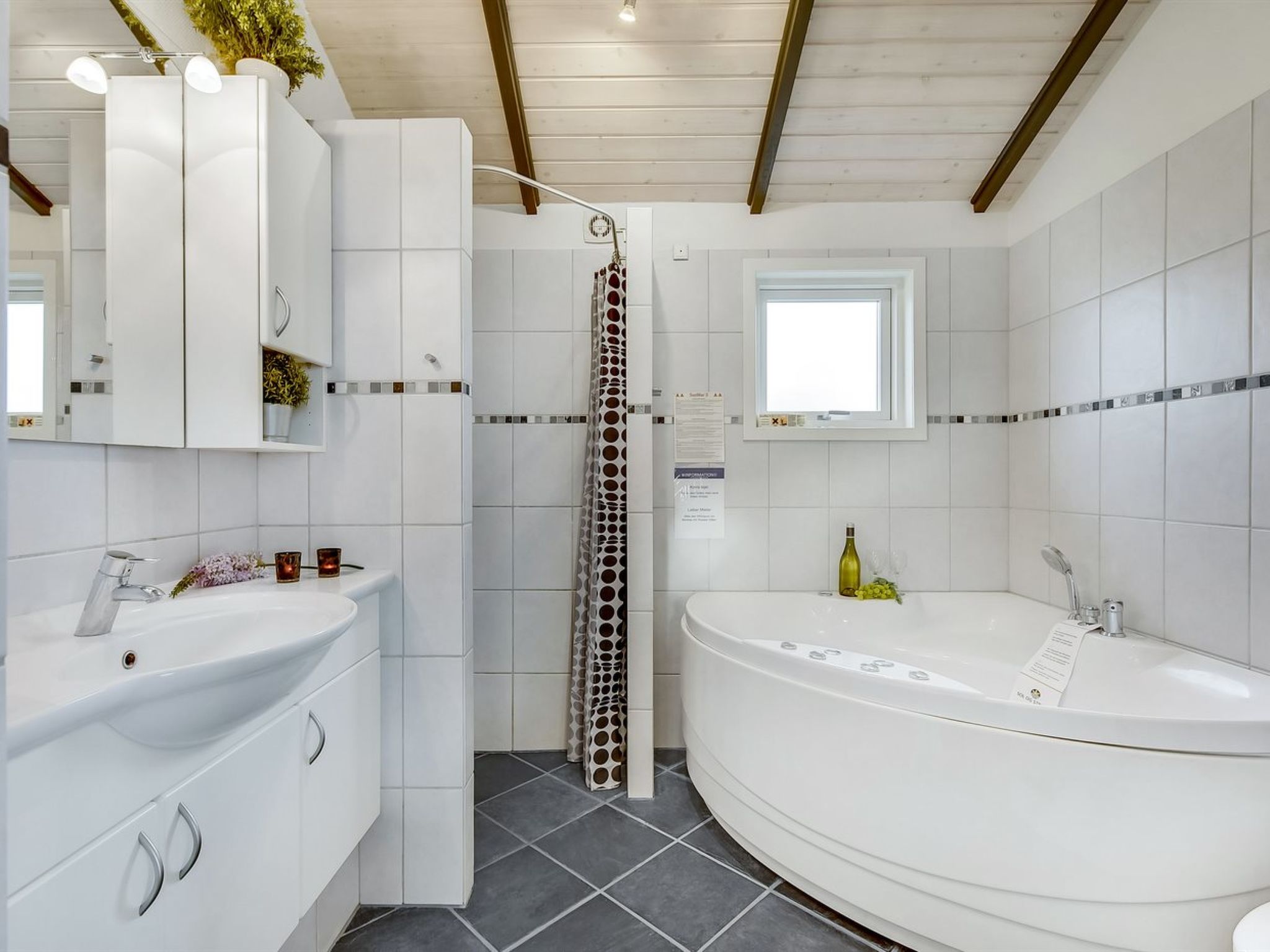 "Maj" - 150m from the sea-Binnen