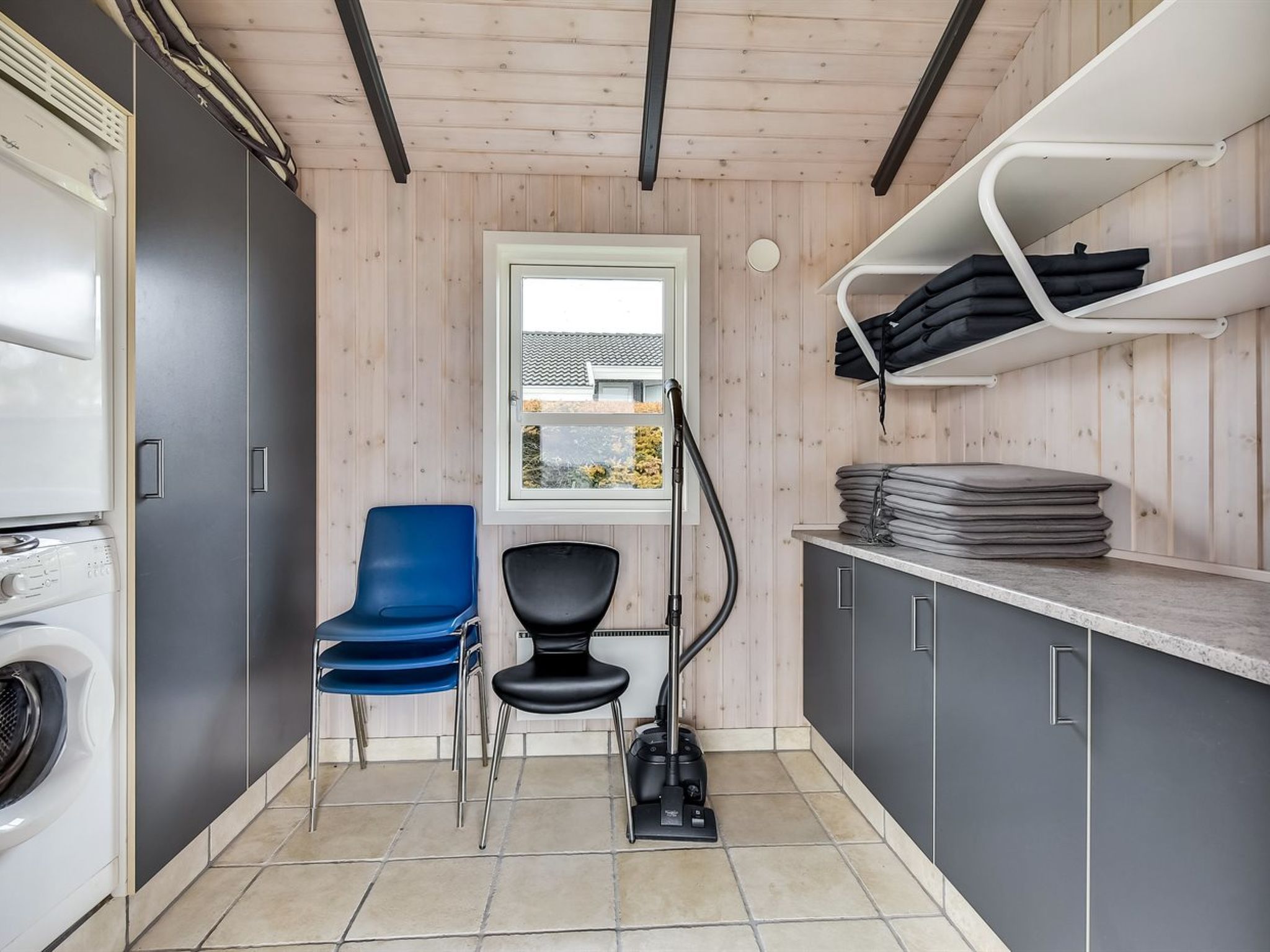 "Maj" - 150m from the sea-Binnen