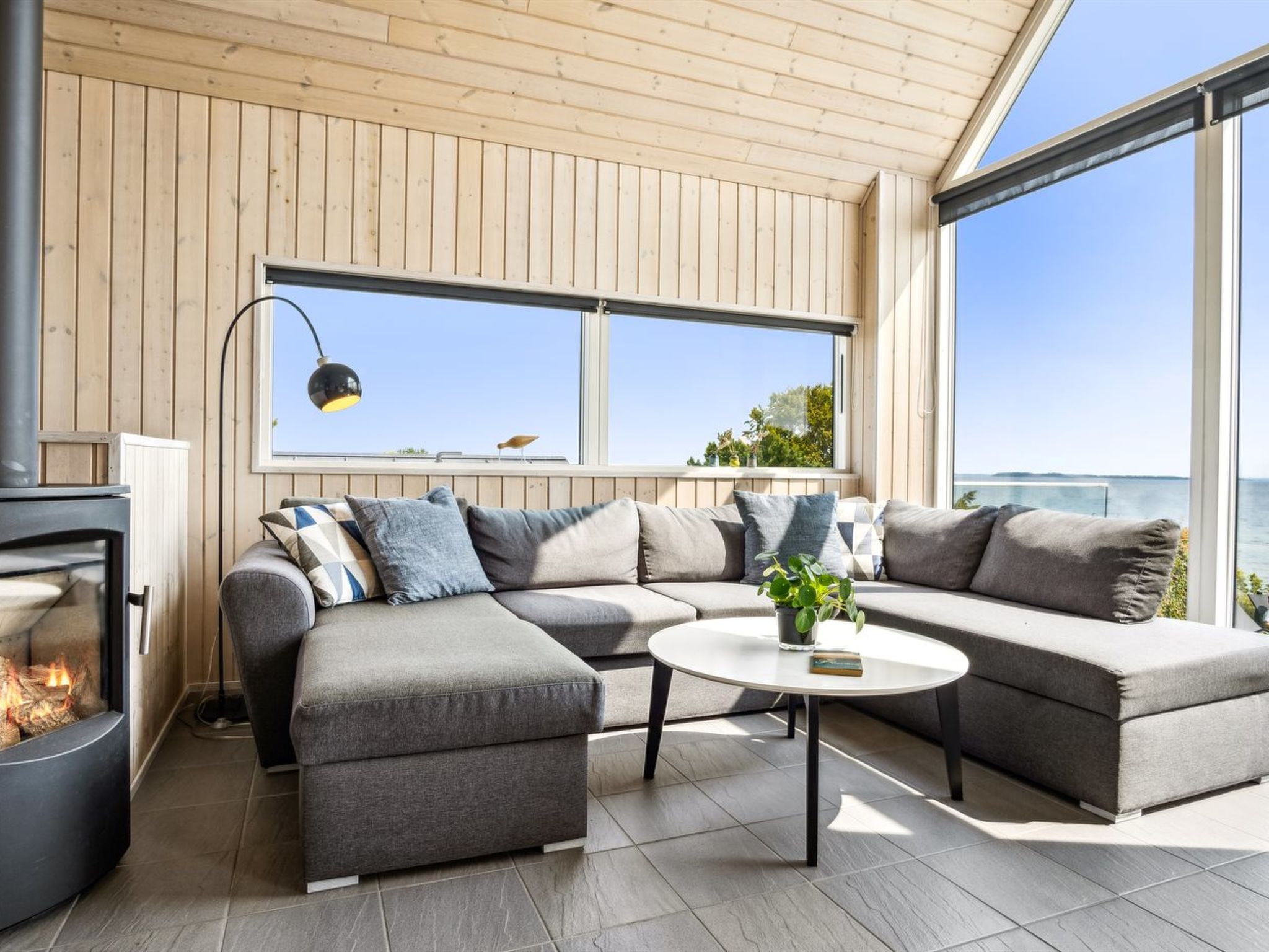 "Reinhard" - 50m from the sea-Binnen