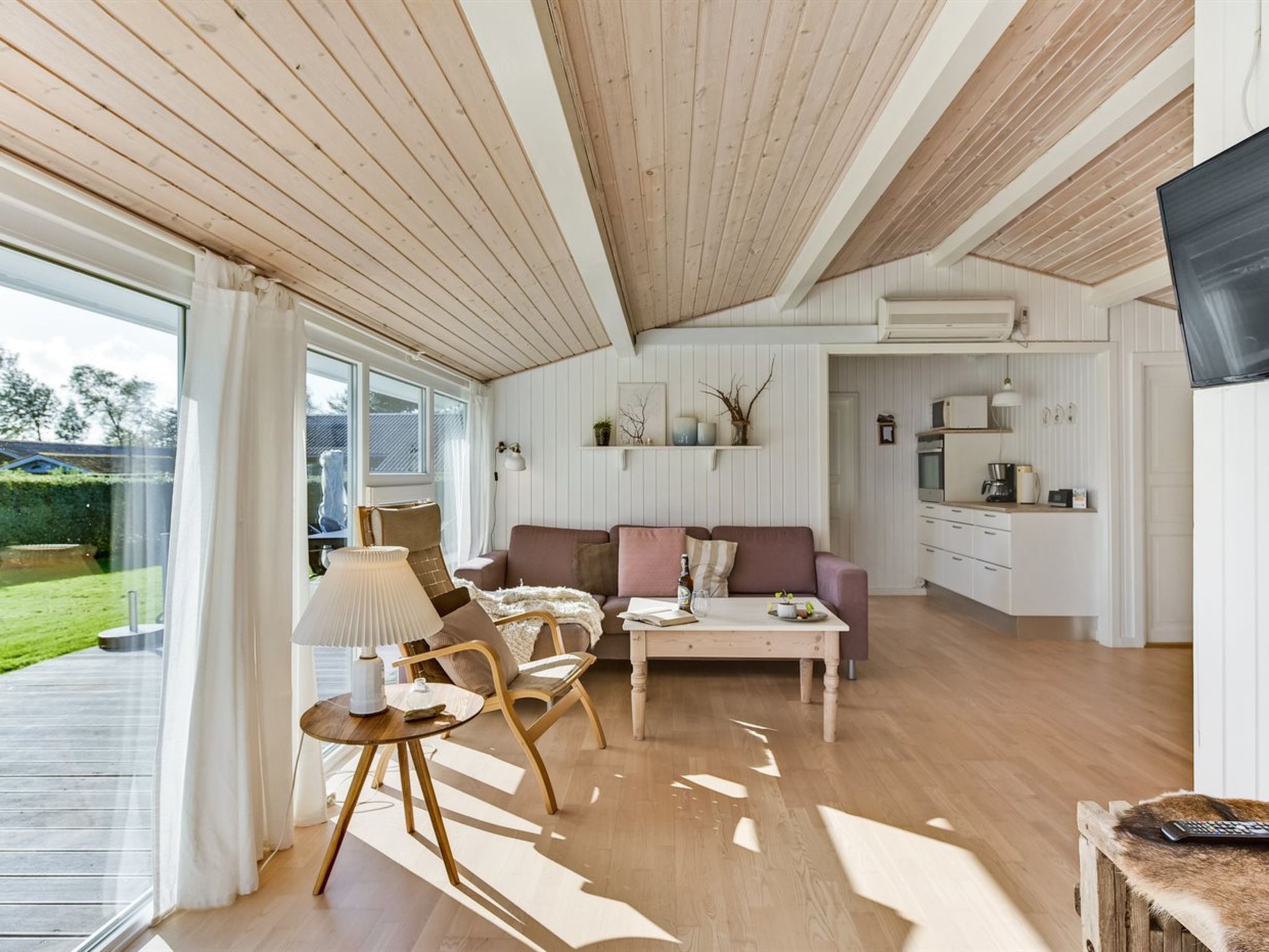 "Florina" - 700m from the sea
