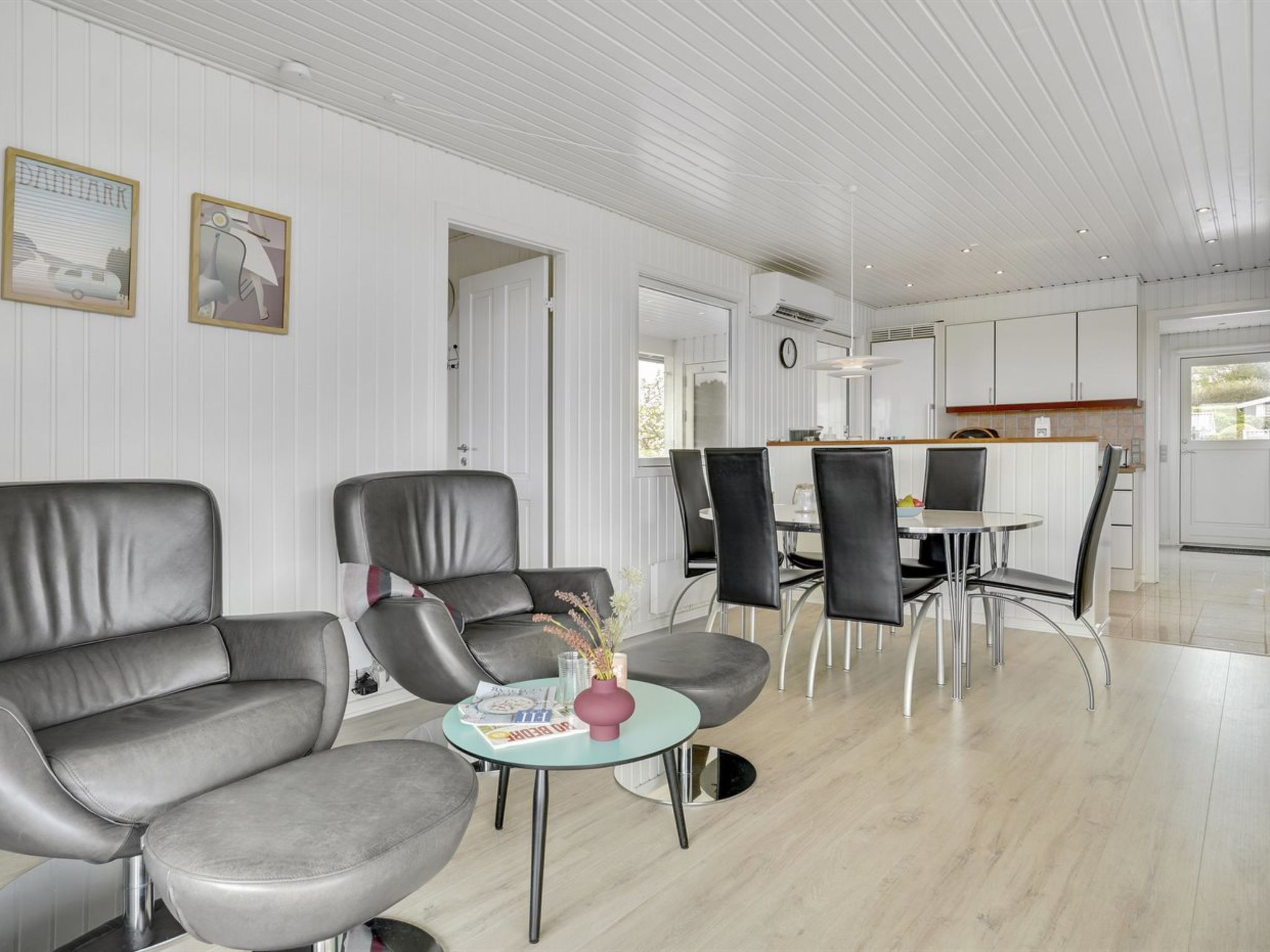 "Ankarl" - 700m from the sea - Binnen