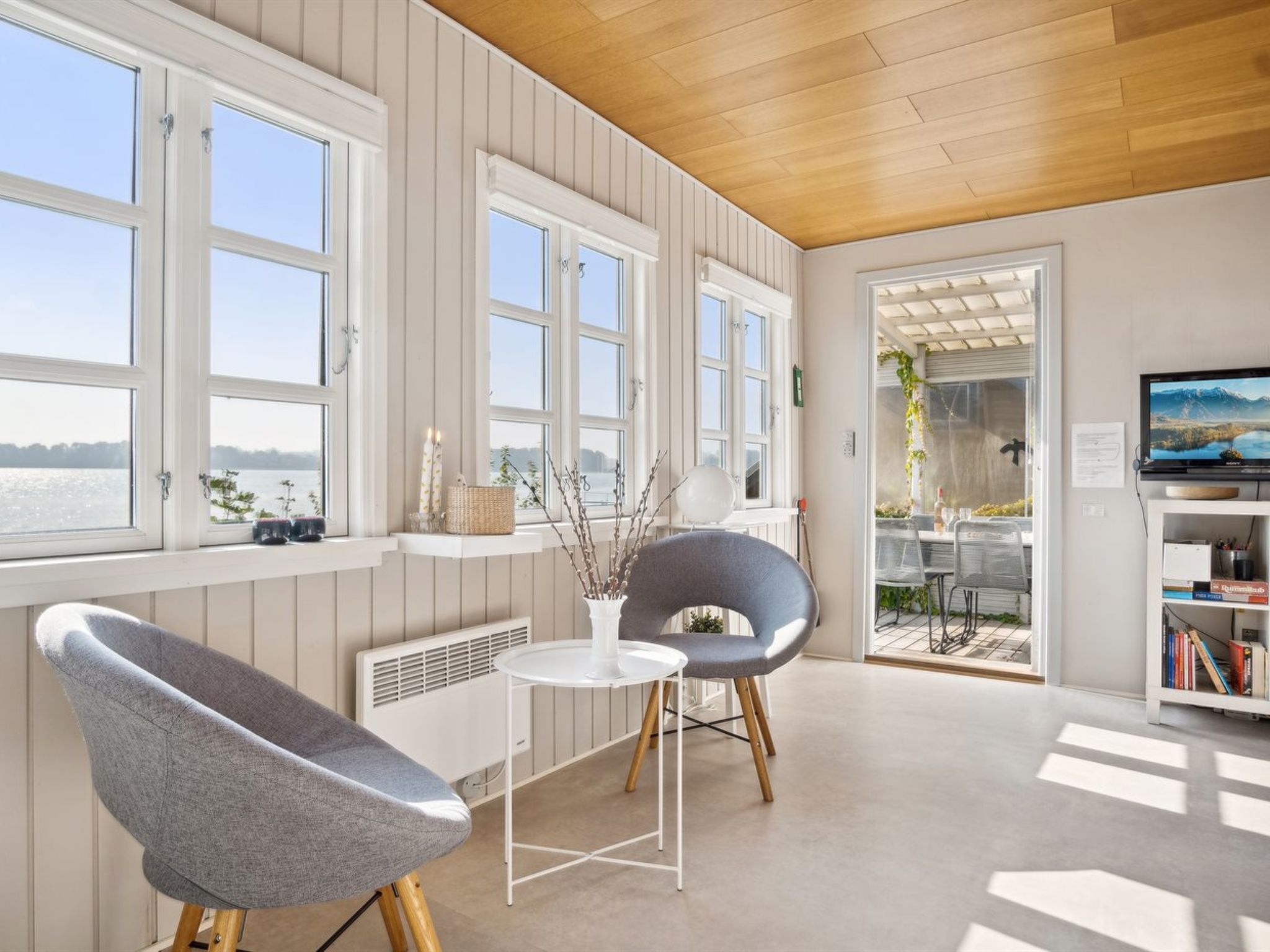 "Drifa" - 20m from the sea-Drinnen