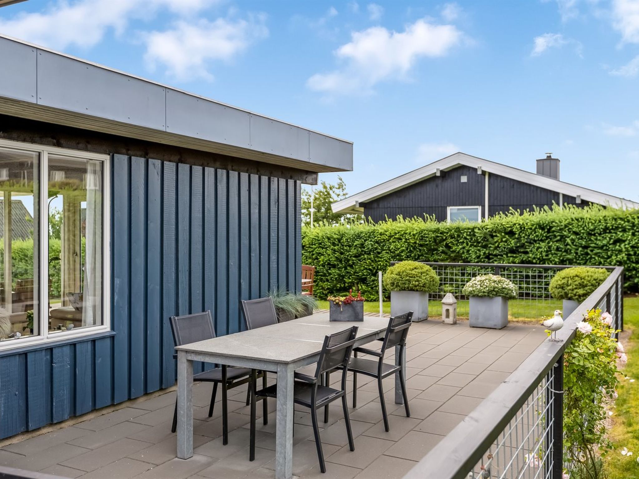 "Nielsine" - 250m from the sea - Buiten