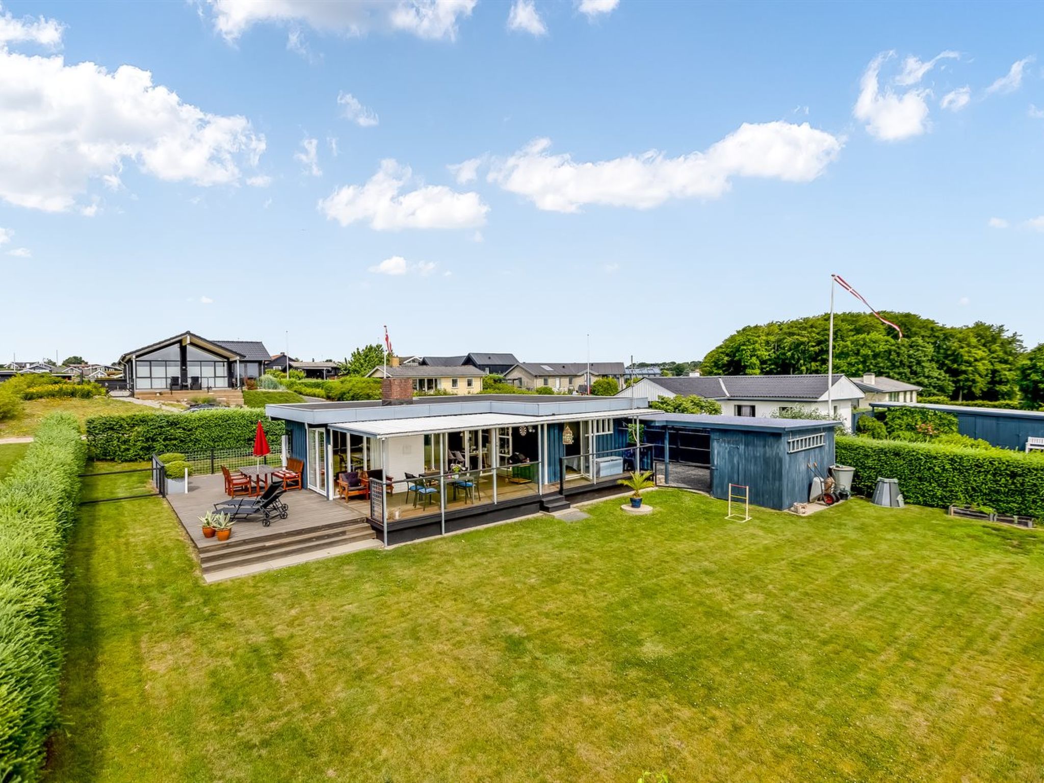 "Nielsine" - 250m from the sea - Buiten