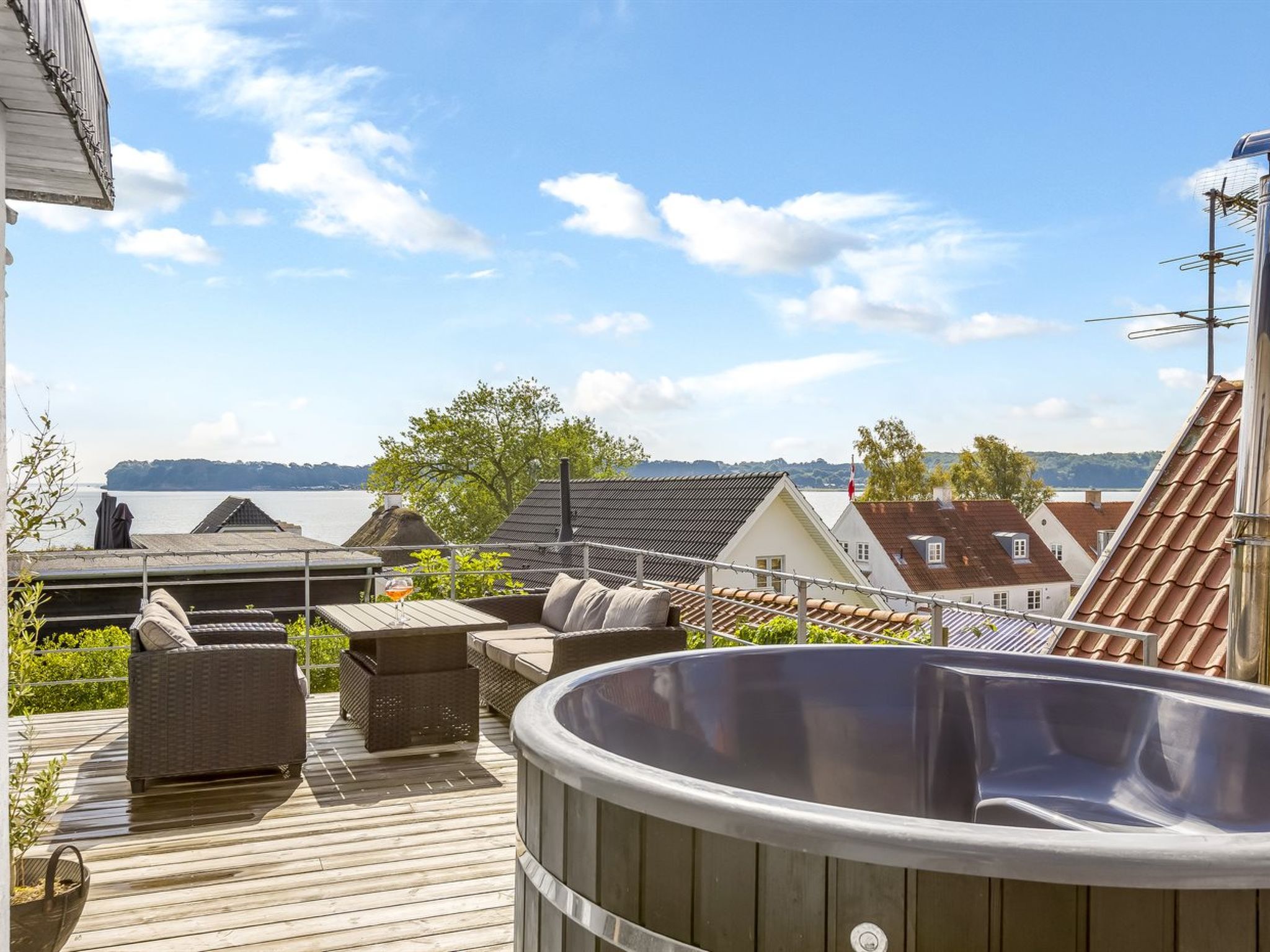 "Delan" - 75m from the sea-Draußen