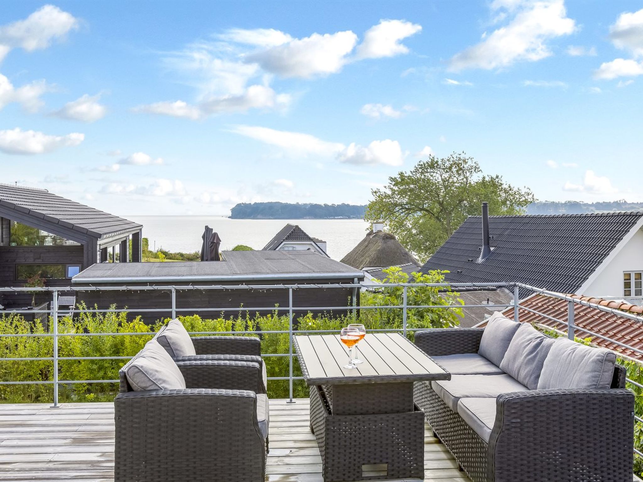 "Delan" - 75m from the sea-Draußen