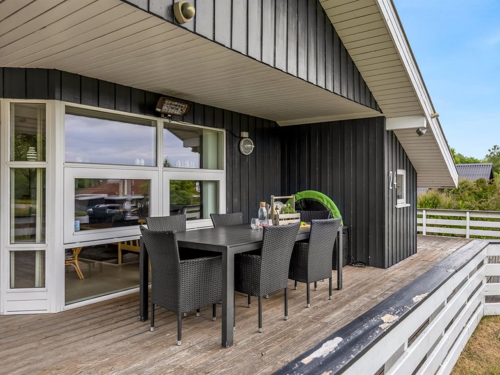 'Joonatan' - 900m from the sea